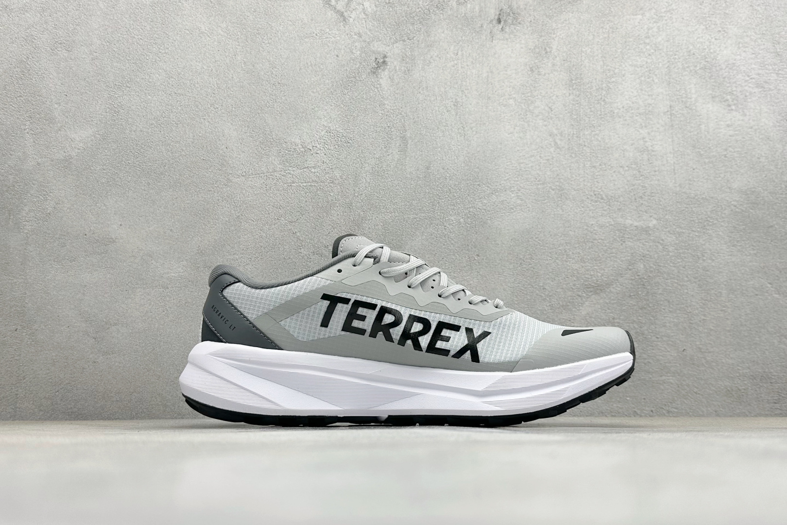 Adidas Terrex Agravic Lt 阿迪超轻透气缓震跑鞋 KK1874