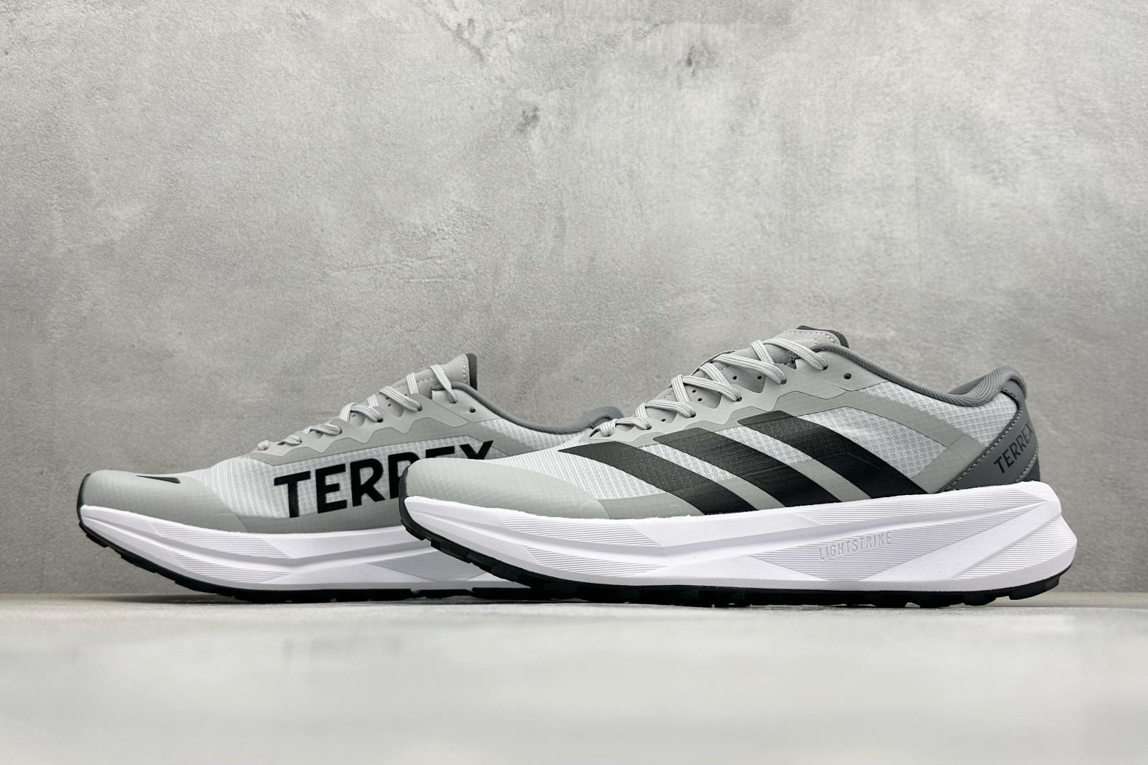 Adidas Terrex Agravic Lt 阿迪超轻透气缓震跑鞋 KK1874