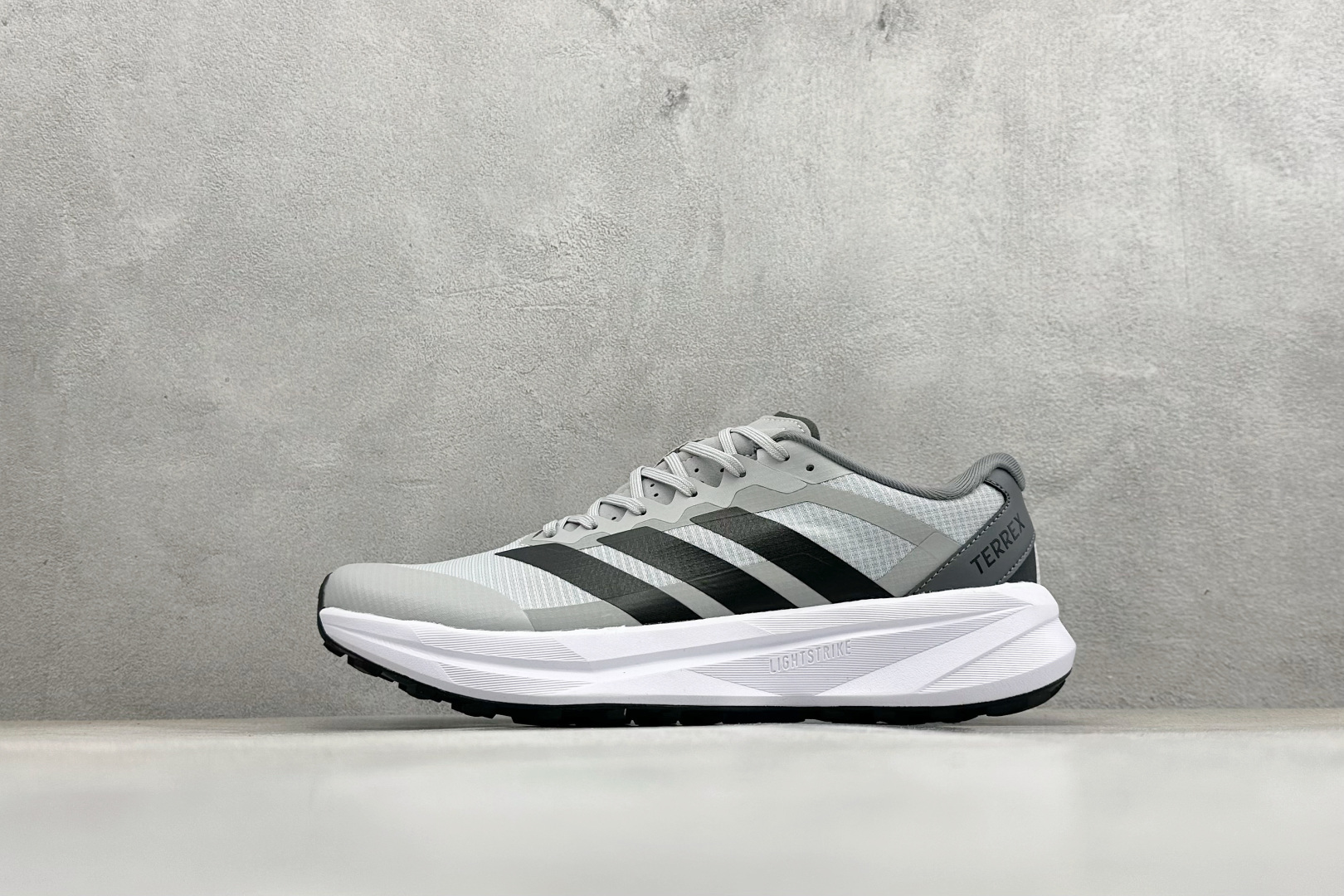 Adidas Terrex Agravic Lt 阿迪超轻透气缓震跑鞋 KK1874