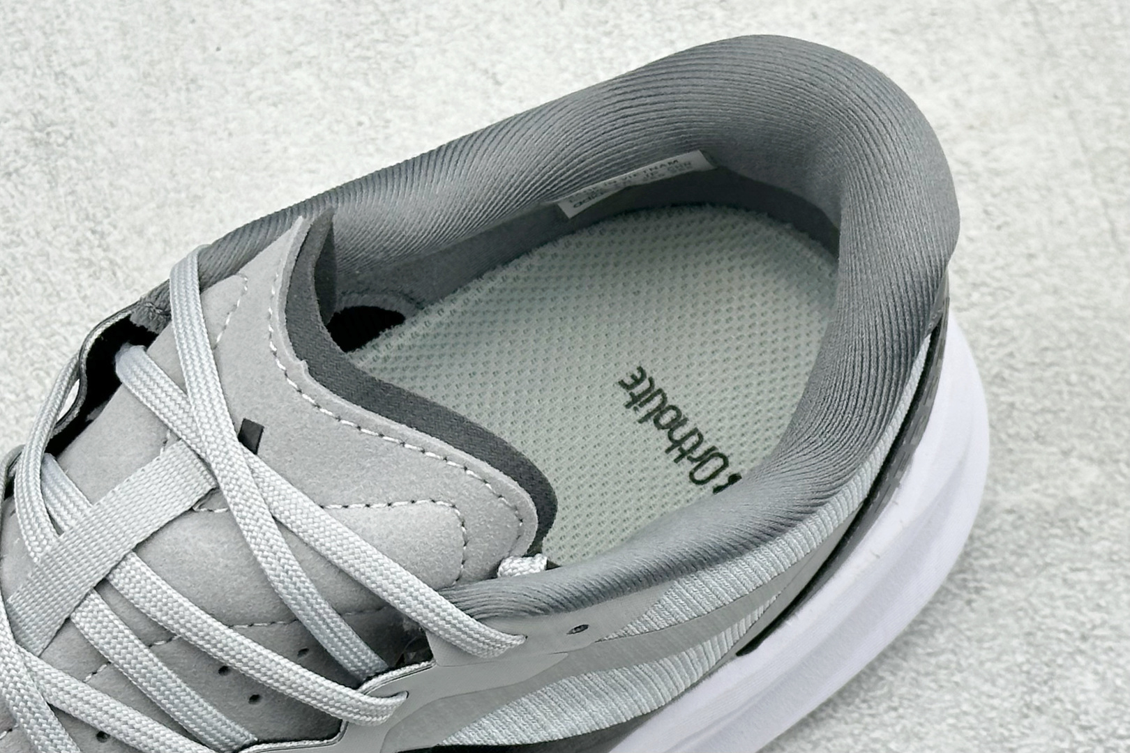 Adidas Terrex Agravic Lt 阿迪超轻透气缓震跑鞋 KK1874