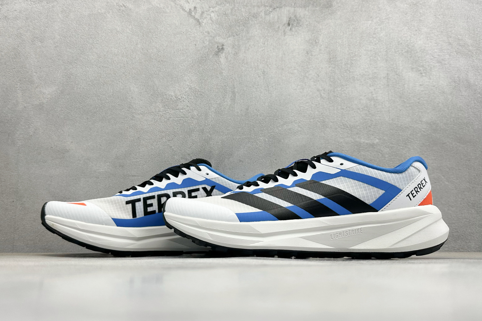 Adidas Terrex Agravic Lt 阿迪超轻透气缓震跑鞋 KK1873