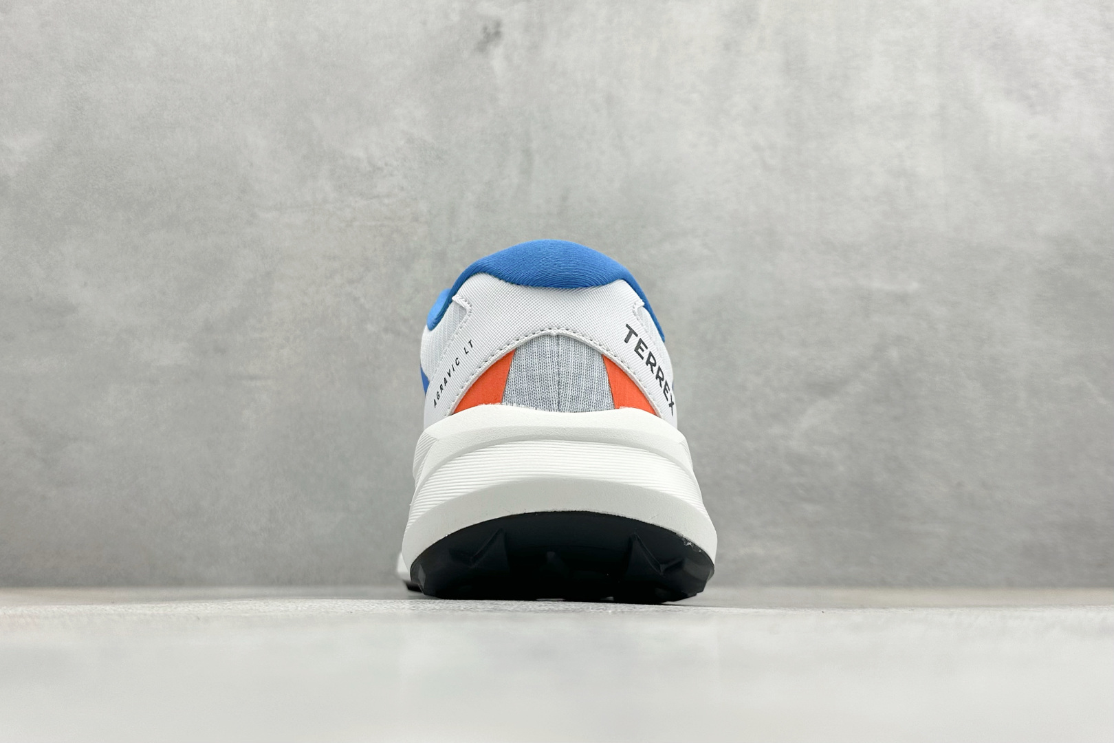 Adidas Terrex Agravic Lt 阿迪超轻透气缓震跑鞋 KK1873