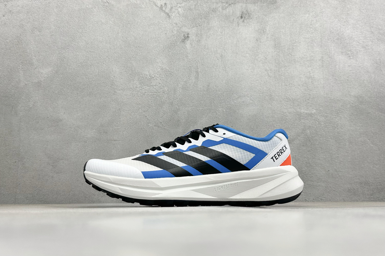 Adidas Terrex Agravic Lt 阿迪超轻透气缓震跑鞋 KK1873