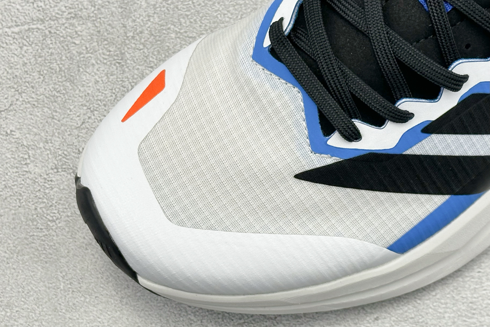Adidas Terrex Agravic Lt 阿迪超轻透气缓震跑鞋 KK1873