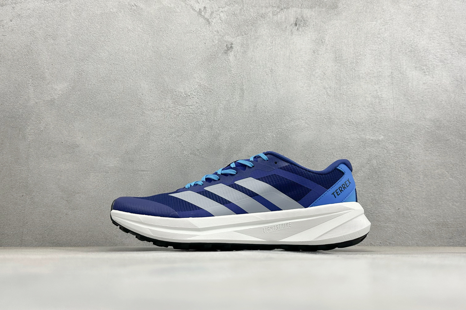 Adidas Terrex Agravic Lt 阿迪超轻透气缓震跑鞋 KK1877