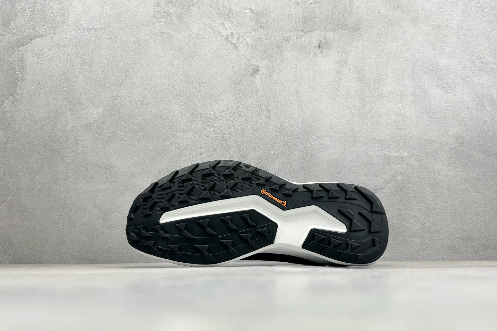 Adidas Terrex Agravic Lt 阿迪超轻透气缓震跑鞋 KK1877