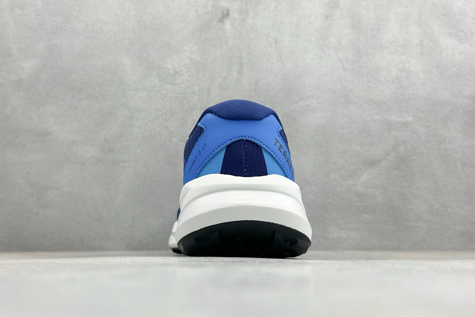 Adidas Terrex Agravic Lt 阿迪超轻透气缓震跑鞋 KK1877