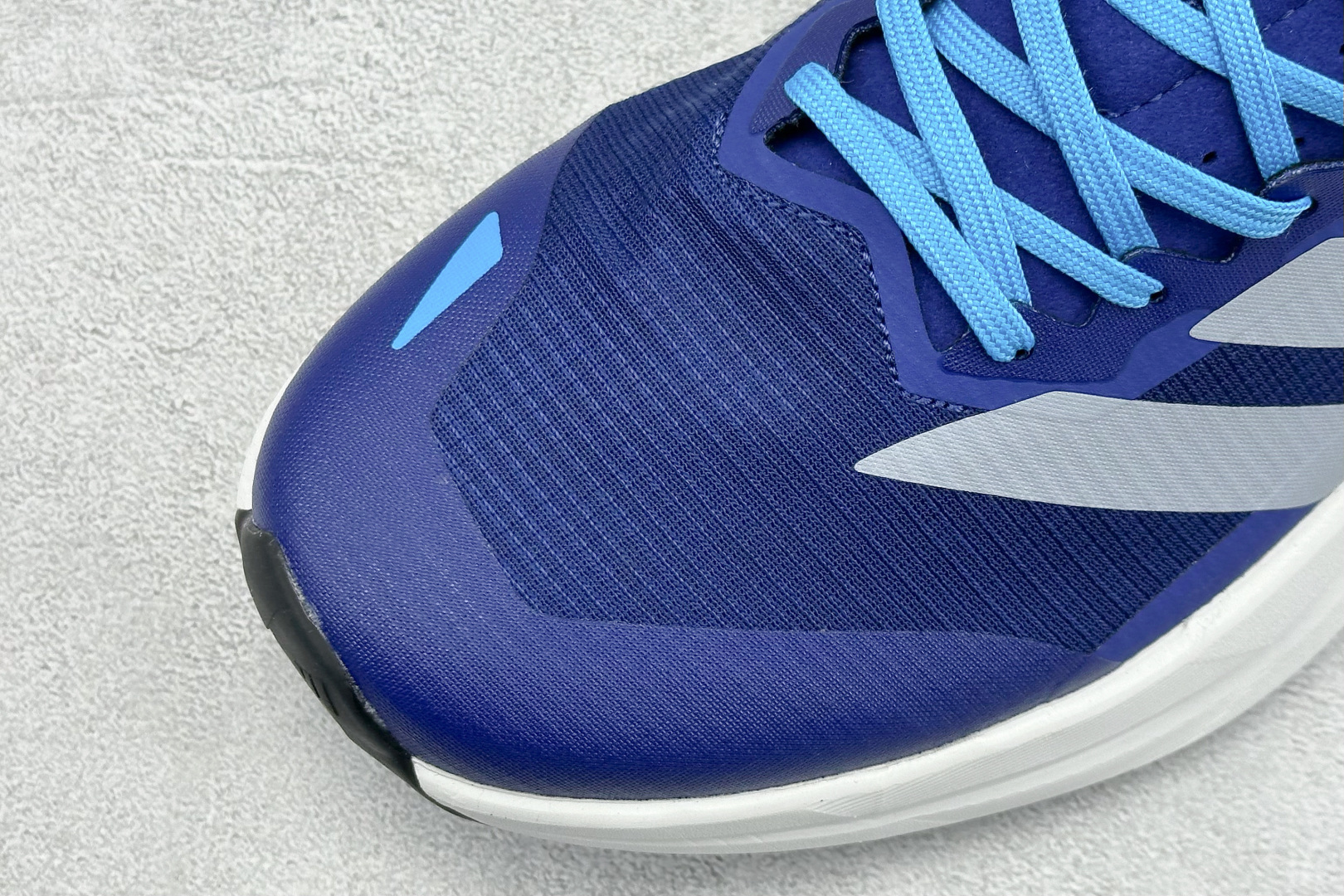 Adidas Terrex Agravic Lt 阿迪超轻透气缓震跑鞋 KK1877
