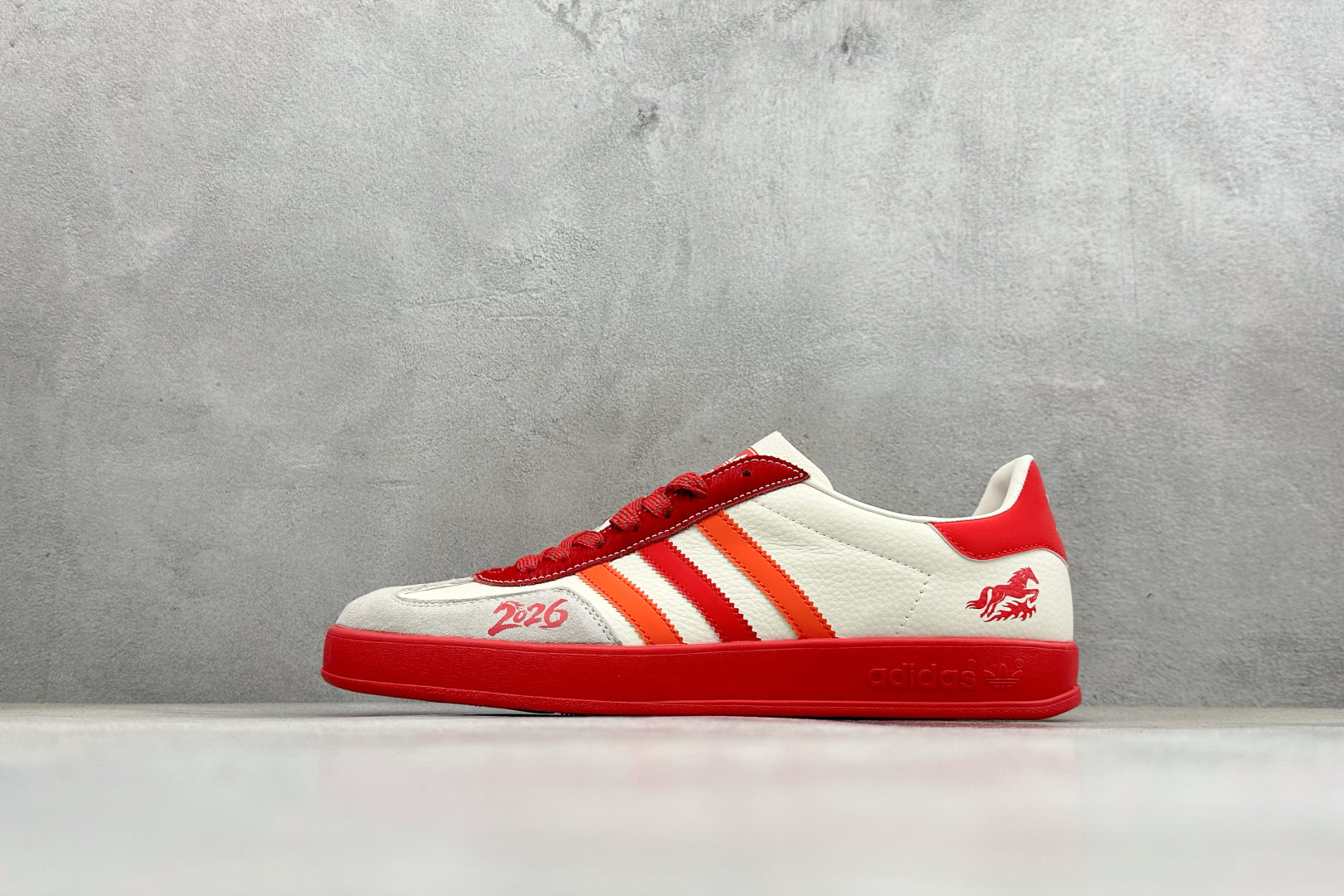 马年新款海外定制限量发售 Adidas Originals GAZELLE INDOOR“马年联名限定-橙红” JJ2604