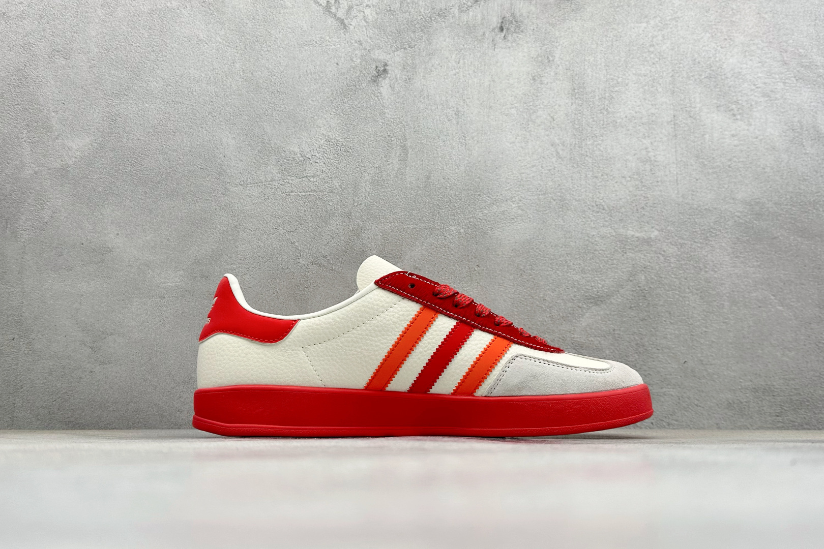 马年新款海外定制限量发售 Adidas Originals GAZELLE INDOOR“马年联名限定-橙红” JJ2604