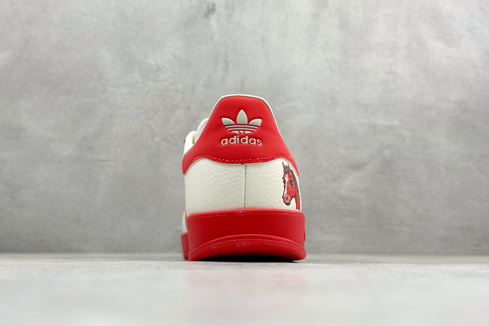 马年新款海外定制限量发售 Adidas Originals GAZELLE INDOOR“马年联名限定-焰红” LX0902-Top High Quatity Cheap Sneakers Fashion Clothing Clothes Bags handbags Shoes of all Brand wholesale With The best Quality And Beautiful Price from China Factory Chinese suppliers wholesaler seller 马年新款海外定制限量发售 Adidas Originals GAZELLE INDOOR“马年联名限定-焰红” LX0902