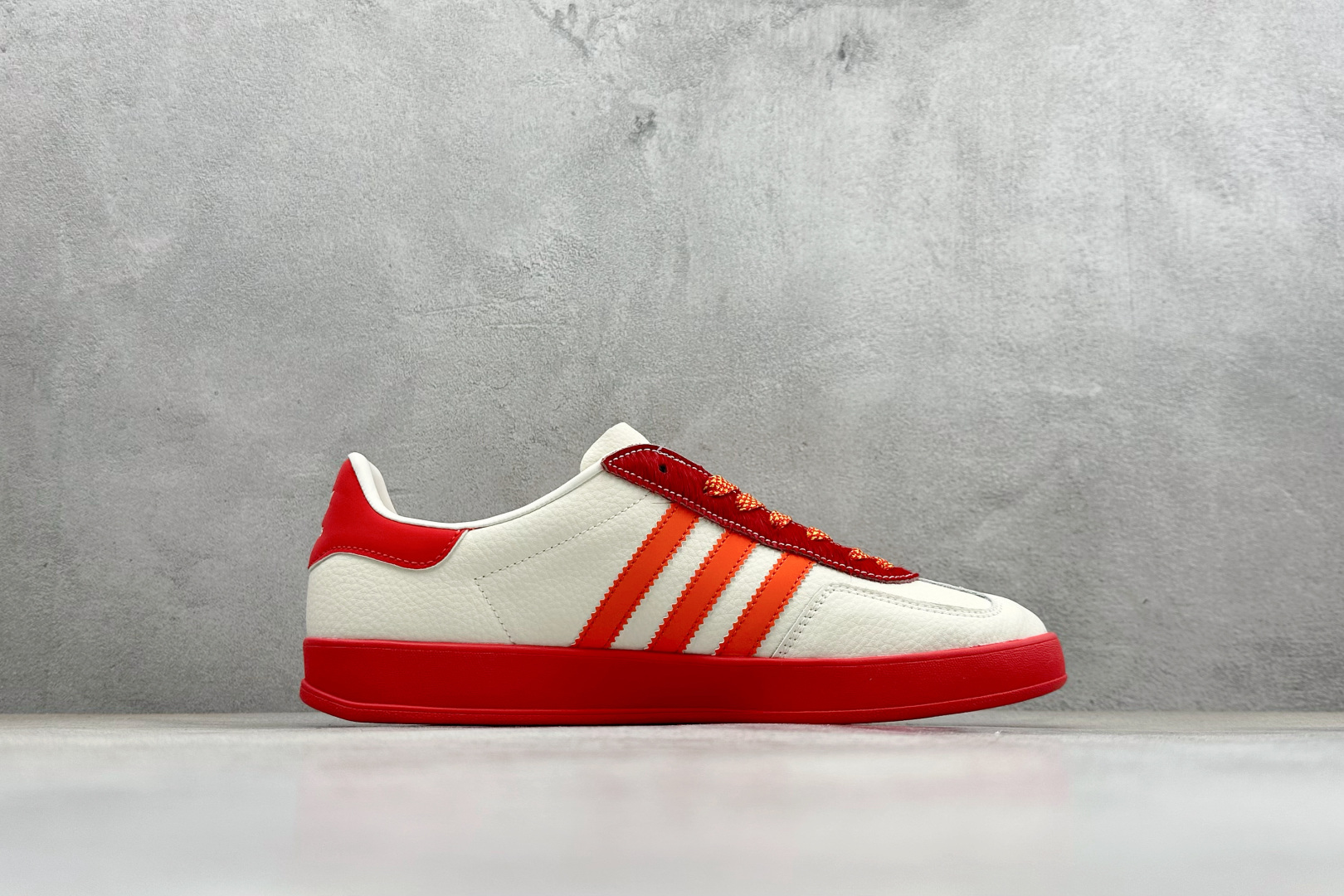 马年新款海外定制限量发售 Adidas Originals GAZELLE INDOOR“马年联名限定-焰红” LX0902-Top High Quatity Cheap Sneakers Fashion Clothing Clothes Bags handbags Shoes of all Brand wholesale With The best Quality And Beautiful Price from China Factory Chinese suppliers wholesaler seller 马年新款海外定制限量发售 Adidas Originals GAZELLE INDOOR“马年联名限定-焰红” LX0902