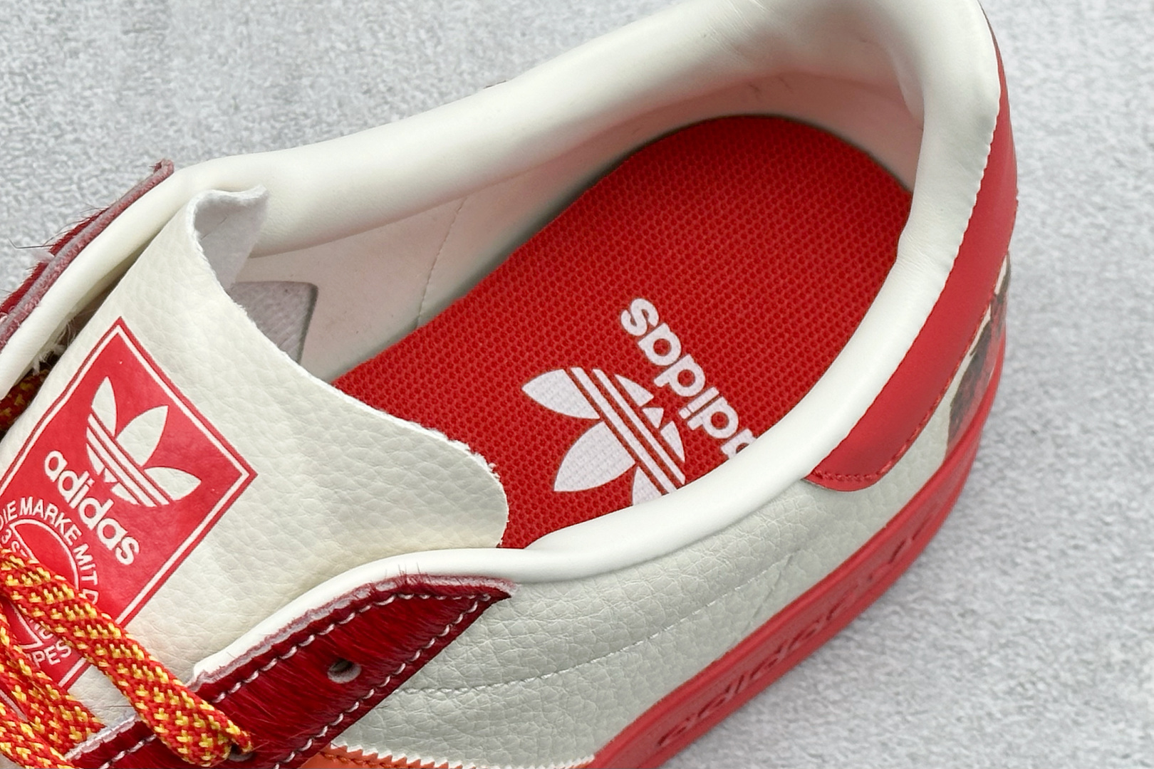 马年新款海外定制限量发售 Adidas Originals GAZELLE INDOOR“马年联名限定-焰红” LX0902-Top High Quatity Cheap Sneakers Fashion Clothing Clothes Bags handbags Shoes of all Brand wholesale With The best Quality And Beautiful Price from China Factory Chinese suppliers wholesaler seller 马年新款海外定制限量发售 Adidas Originals GAZELLE INDOOR“马年联名限定-焰红” LX0902