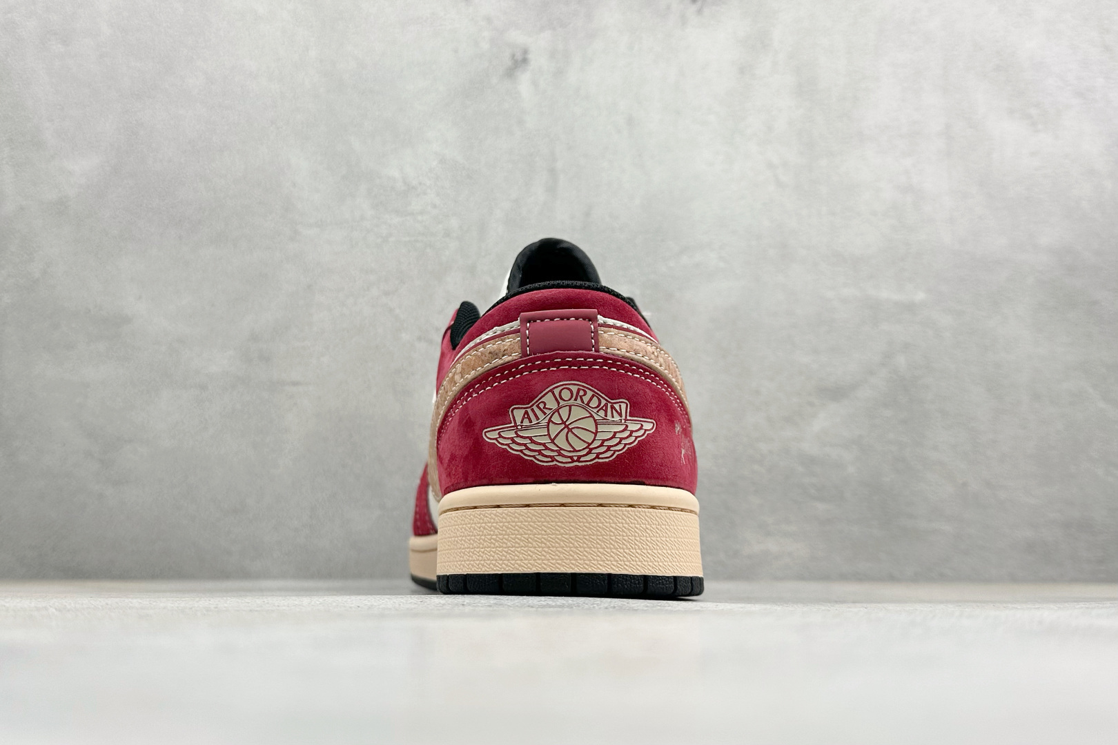 Air Jordan 1 Low AJ1 乔1 马年限定 高端定制 低帮复古篮球鞋 LX1988-824-Top High Quatity Cheap Sneakers Fashion Clothing Clothes Bags handbags Shoes of all Brand wholesale With The best Quality And Beautiful Price from China Factory Chinese suppliers wholesaler seller Air Jordan 1 Low AJ1 乔1 马年限定 高端定制 低帮复古篮球鞋 LX1988-824