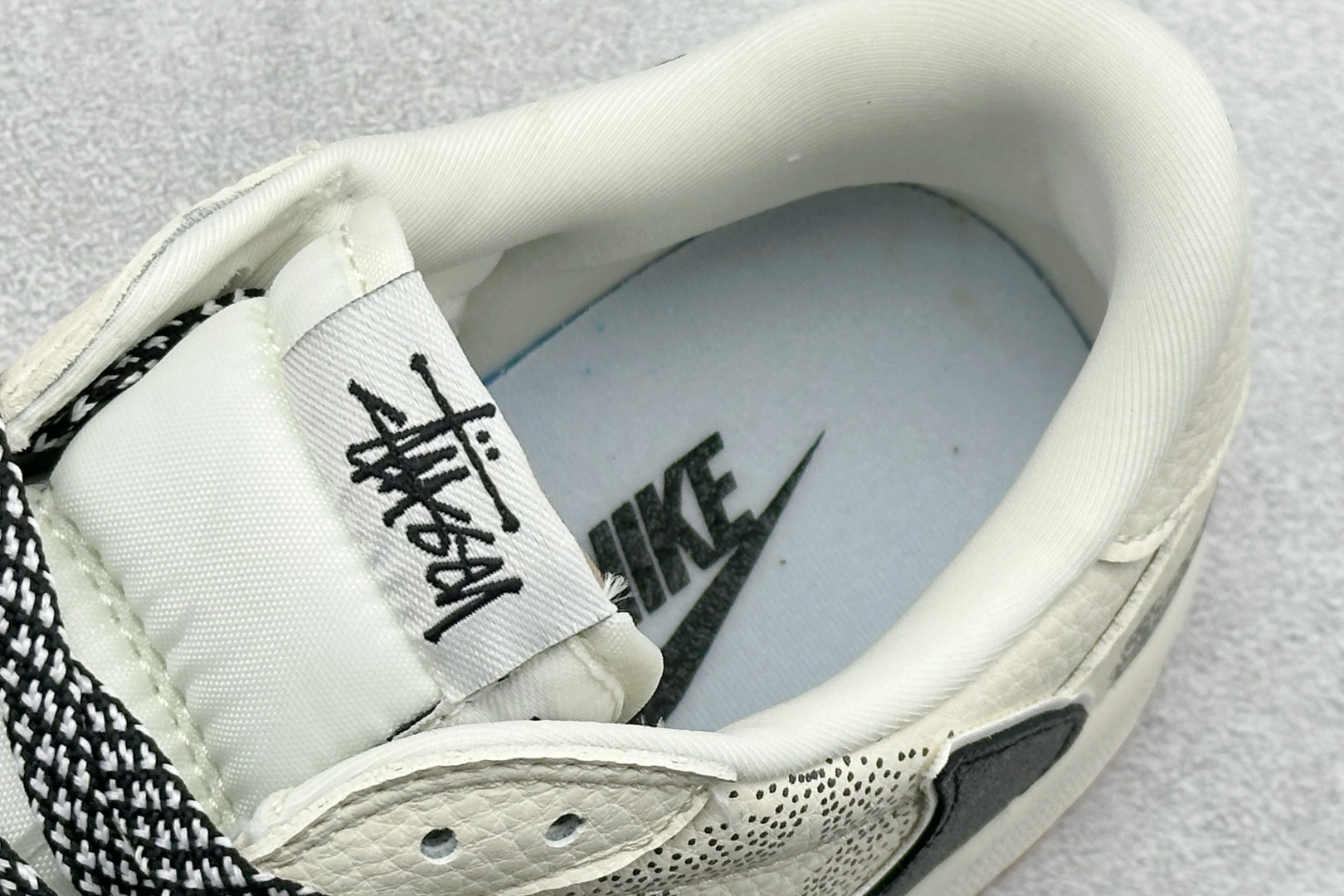 Travis Scott x Fragment Design x Air Jordan 1 Low SP AJ1 乔1米黑撞色 低帮文化休闲板鞋 LD2028-073-Top High Quatity Cheap Sneakers Fashion Clothing Clothes Bags handbags Shoes of all Brand wholesale With The best Quality And Beautiful Price from China Factory Chinese suppliers wholesaler seller Travis Scott x Fragment Design x Air Jordan 1 Low SP AJ1 乔1米黑撞色 低帮文化休闲板鞋 LD2028-073