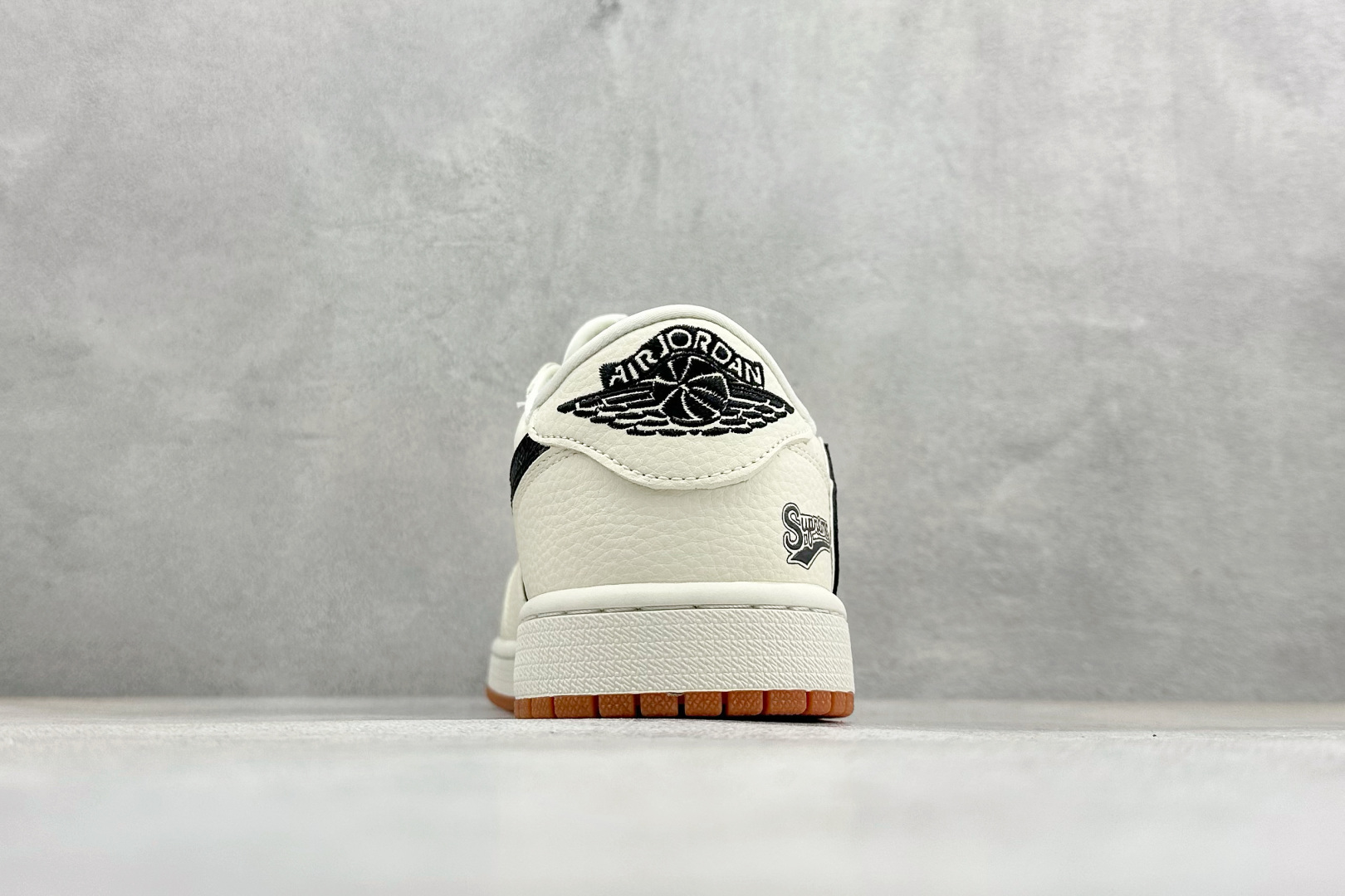 Travis Scott x Fragment Design x Air Jordan 1 Low SP AJ1 乔1米黑撞色 低帮文化休闲板鞋 LD2028-073-Top High Quatity Cheap Sneakers Fashion Clothing Clothes Bags handbags Shoes of all Brand wholesale With The best Quality And Beautiful Price from China Factory Chinese suppliers wholesaler seller Travis Scott x Fragment Design x Air Jordan 1 Low SP AJ1 乔1米黑撞色 低帮文化休闲板鞋 LD2028-073