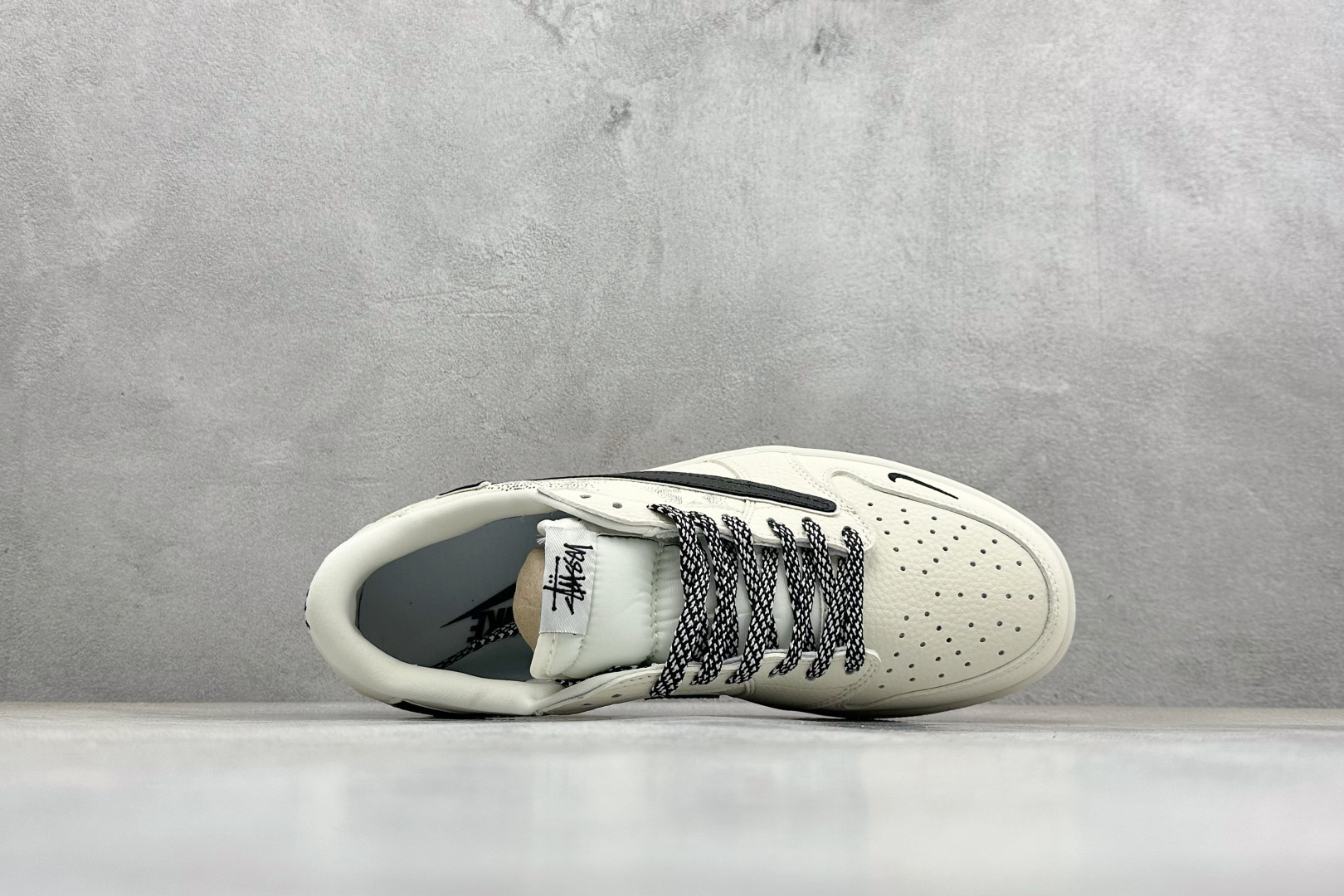 Travis Scott x Fragment Design x Air Jordan 1 Low SP AJ1 乔1米黑撞色 低帮文化休闲板鞋 LD2028-073-Top High Quatity Cheap Sneakers Fashion Clothing Clothes Bags handbags Shoes of all Brand wholesale With The best Quality And Beautiful Price from China Factory Chinese suppliers wholesaler seller Travis Scott x Fragment Design x Air Jordan 1 Low SP AJ1 乔1米黑撞色 低帮文化休闲板鞋 LD2028-073