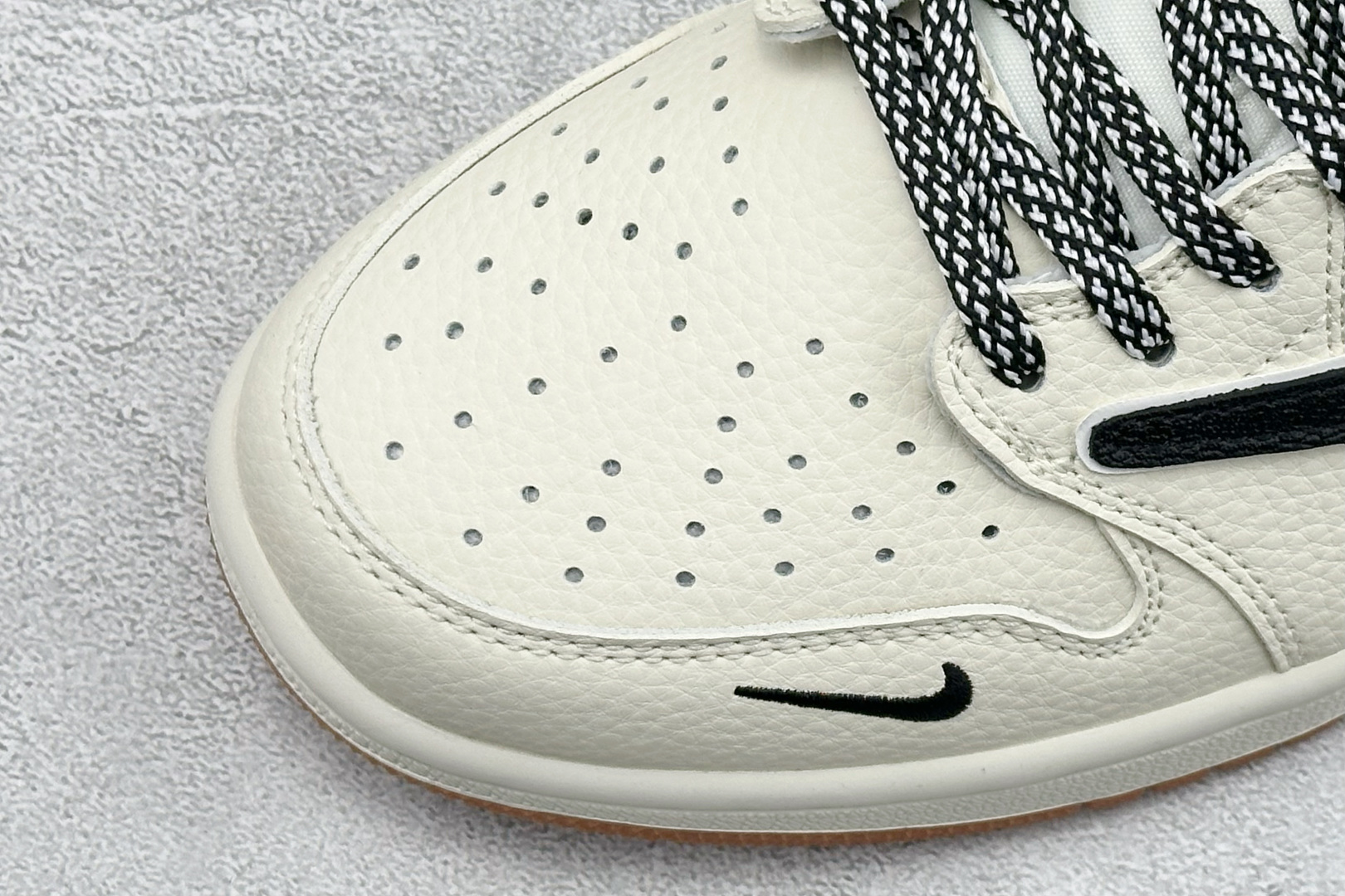 Travis Scott x Fragment Design x Air Jordan 1 Low SP AJ1 乔1米黑撞色 低帮文化休闲板鞋 LD2028-073-Top High Quatity Cheap Sneakers Fashion Clothing Clothes Bags handbags Shoes of all Brand wholesale With The best Quality And Beautiful Price from China Factory Chinese suppliers wholesaler seller Travis Scott x Fragment Design x Air Jordan 1 Low SP AJ1 乔1米黑撞色 低帮文化休闲板鞋 LD2028-073