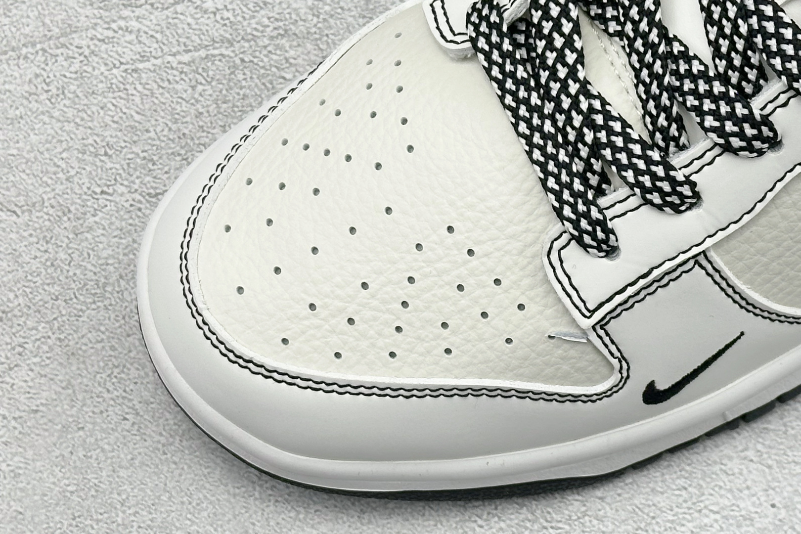 Nike Dunk Low 解构风黑白经典款 以经典 Dunk Low 鞋型为基底 CS1688-136