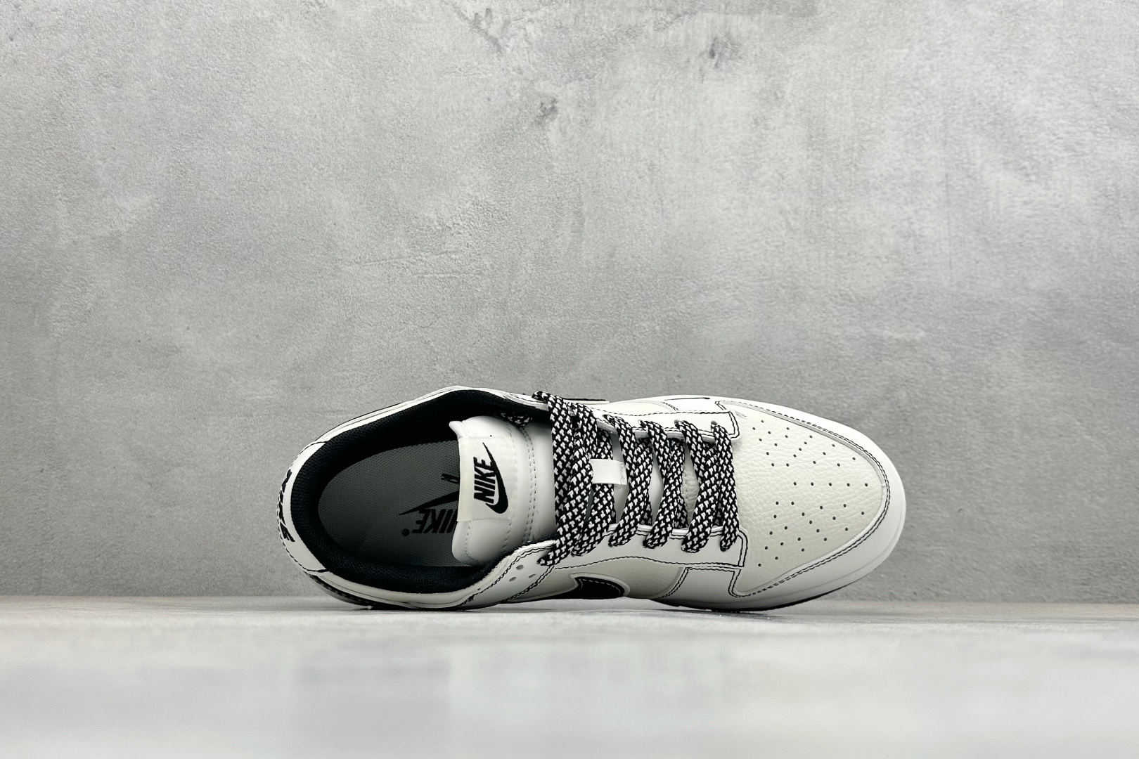 Nike Dunk Low 解构风黑白经典款 以经典 Dunk Low 鞋型为基底 CS1688-136