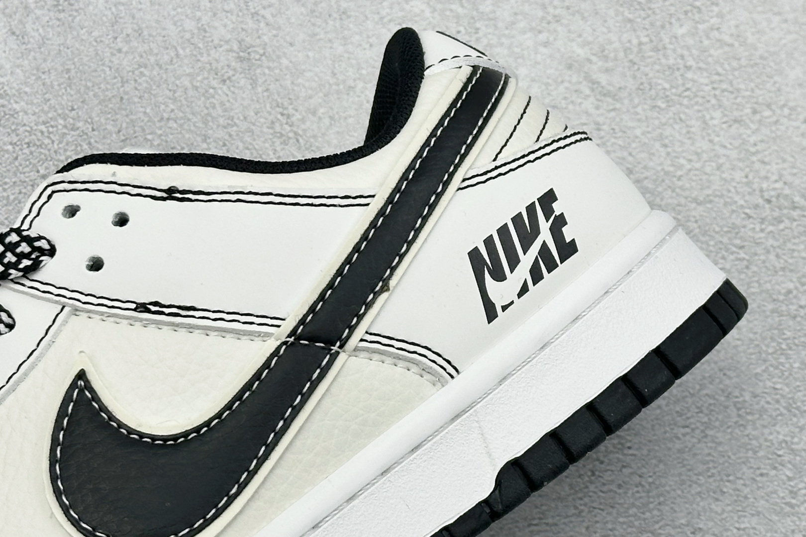 Nike Dunk Low 解构风黑白经典款 以经典 Dunk Low 鞋型为基底 CS1688-136