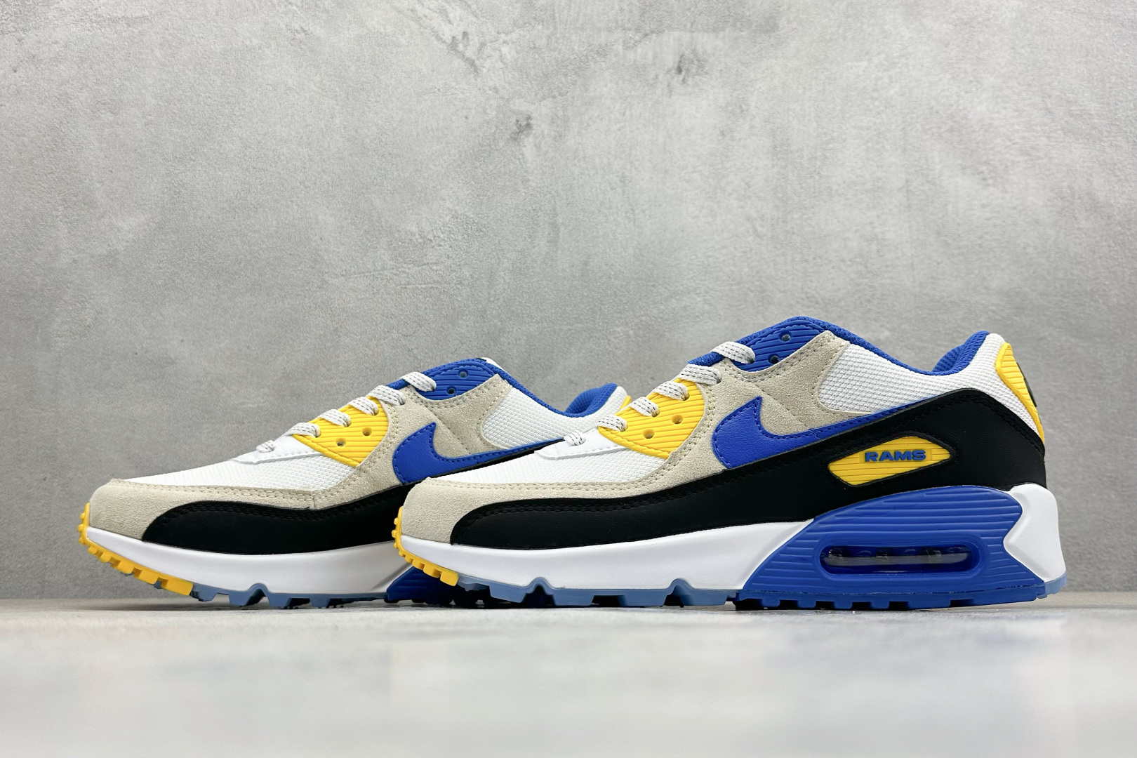 NK Air MAX 90 气垫复古减震跑步鞋 II7587-100 NK Air MAX 90 气垫复古减震跑步鞋 II7587-100