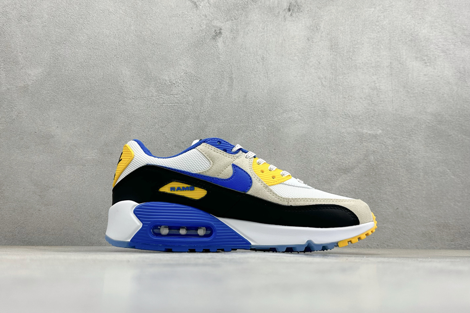 NK Air MAX 90 气垫复古减震跑步鞋 II7587-100 NK Air MAX 90 气垫复古减震跑步鞋 II7587-100