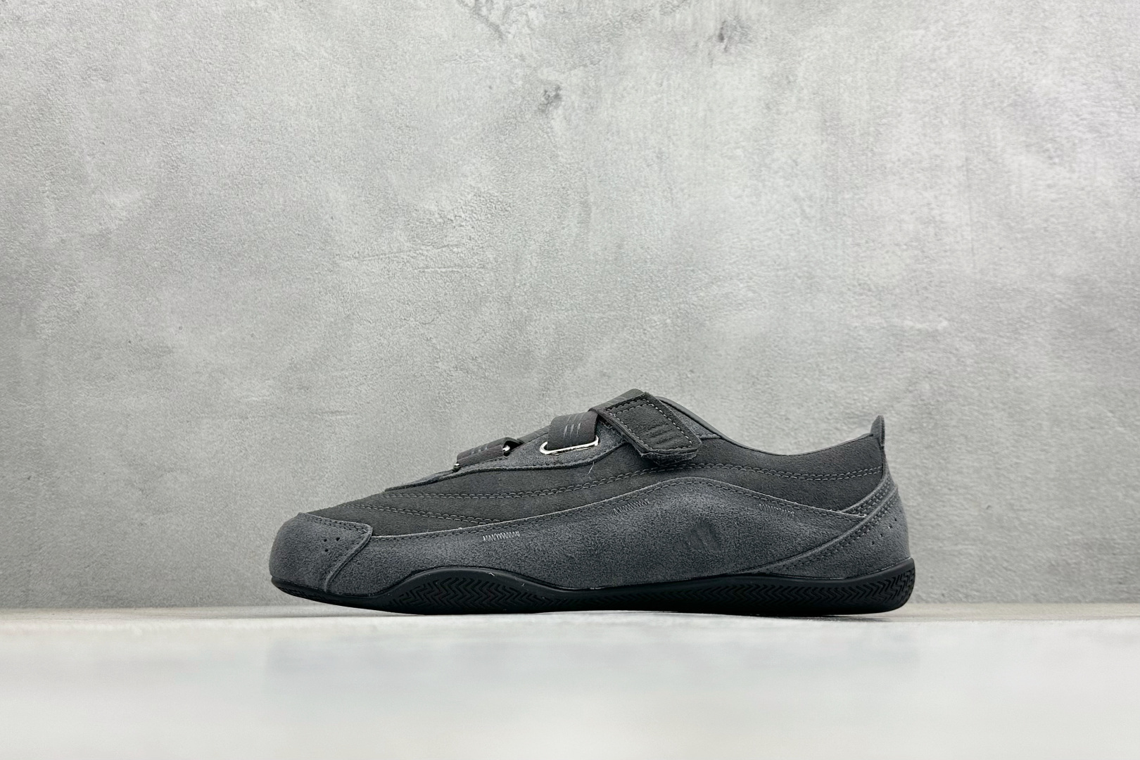 Adidas Urban Reverie 阿迪舒适时尚魔术贴防滑耐磨生活休闲鞋 KJ9089 Adidas Urban Reverie 阿迪舒适时尚魔术贴防滑耐磨生活休闲鞋 KJ9089