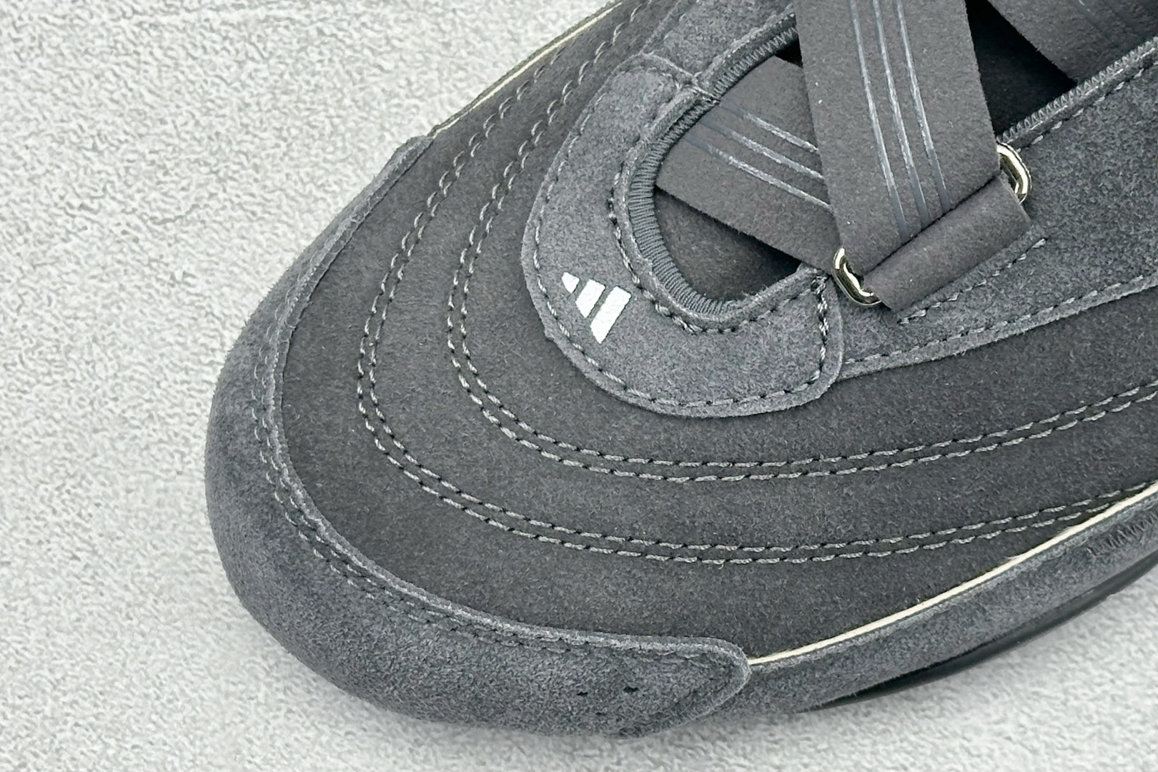 Adidas Urban Reverie 阿迪舒适时尚魔术贴防滑耐磨生活休闲鞋 KJ9089 Adidas Urban Reverie 阿迪舒适时尚魔术贴防滑耐磨生活休闲鞋 KJ9089