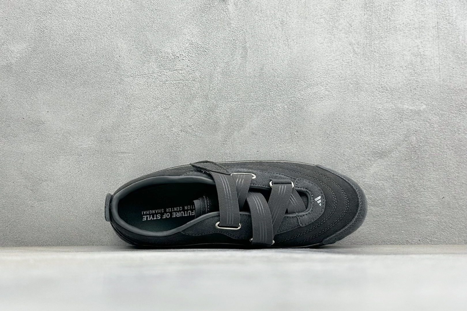 Adidas Urban Reverie 阿迪舒适时尚魔术贴防滑耐磨生活休闲鞋 KJ9089 Adidas Urban Reverie 阿迪舒适时尚魔术贴防滑耐磨生活休闲鞋 KJ9089