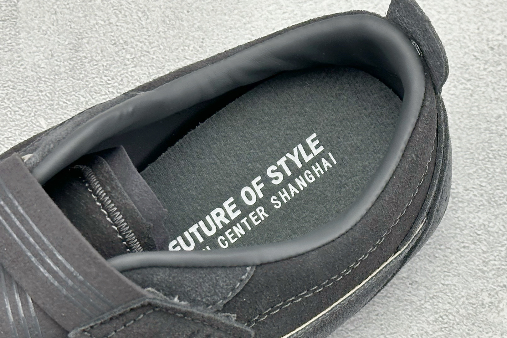 Adidas Urban Reverie 阿迪舒适时尚魔术贴防滑耐磨生活休闲鞋 KJ9089 Adidas Urban Reverie 阿迪舒适时尚魔术贴防滑耐磨生活休闲鞋 KJ9089