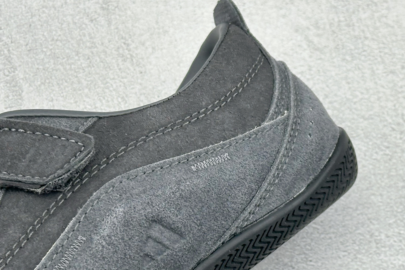 Adidas Urban Reverie 阿迪舒适时尚魔术贴防滑耐磨生活休闲鞋 KJ9089 Adidas Urban Reverie 阿迪舒适时尚魔术贴防滑耐磨生活休闲鞋 KJ9089