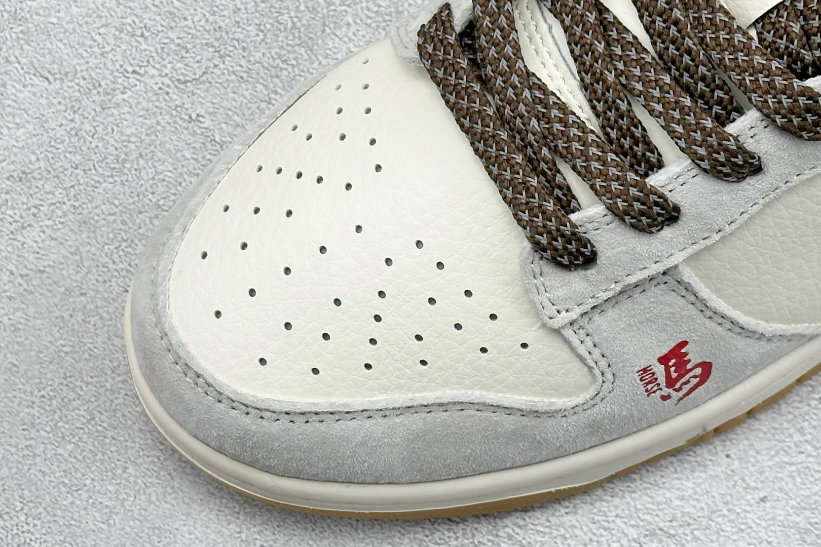 Nike Dunk Low Retro 马年限定 周年高端定制 低帮休闲板鞋 DX2688-011 Nike Dunk Low Retro 马年限定 周年高端定制 低帮休闲板鞋 DX2688-011