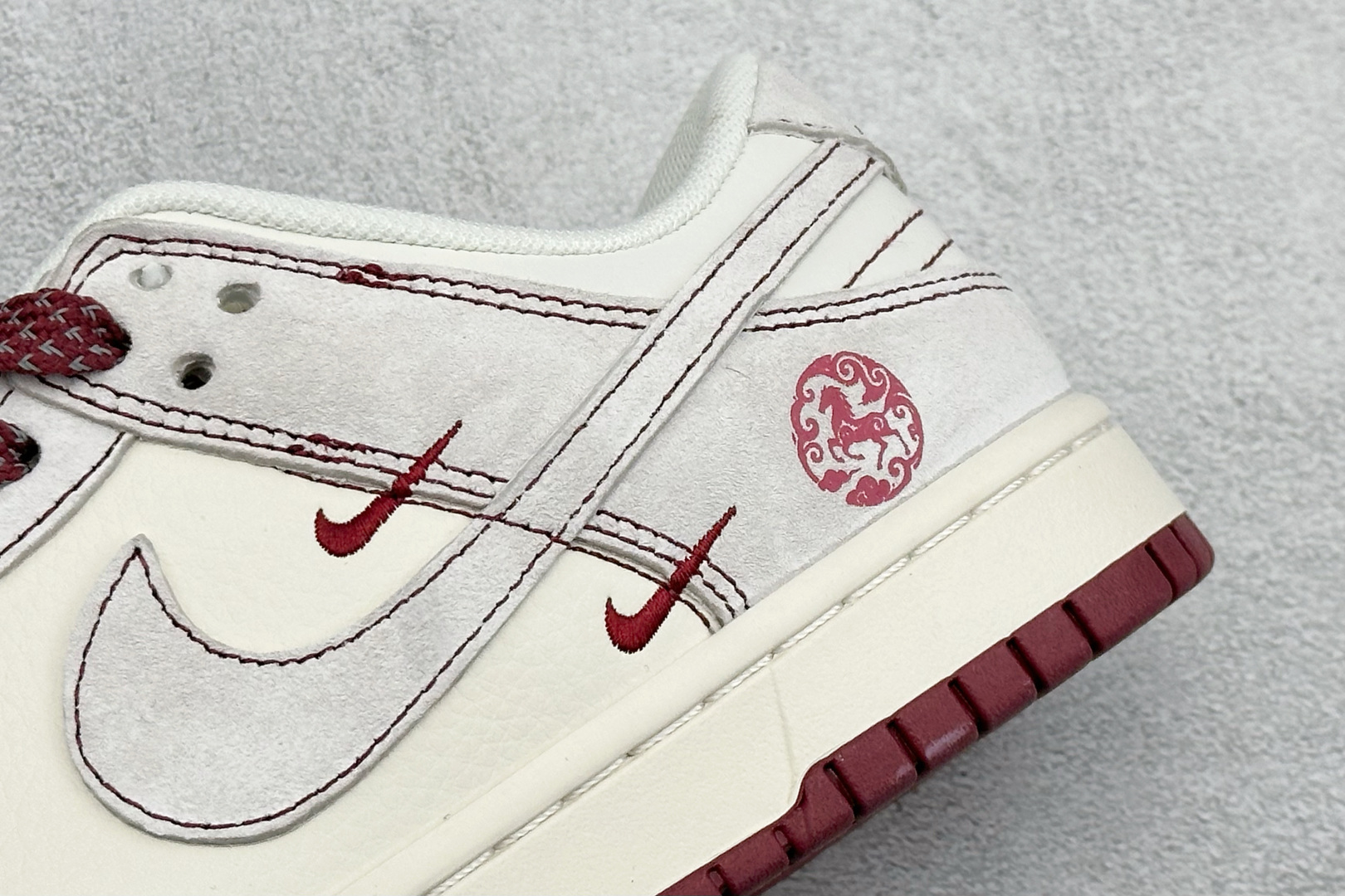 Nike Dunk Low Retro 马年限定 周年高端定制 低帮休闲板鞋 DX2688-014 Nike Dunk Low Retro 马年限定 周年高端定制 低帮休闲板鞋 DX2688-014