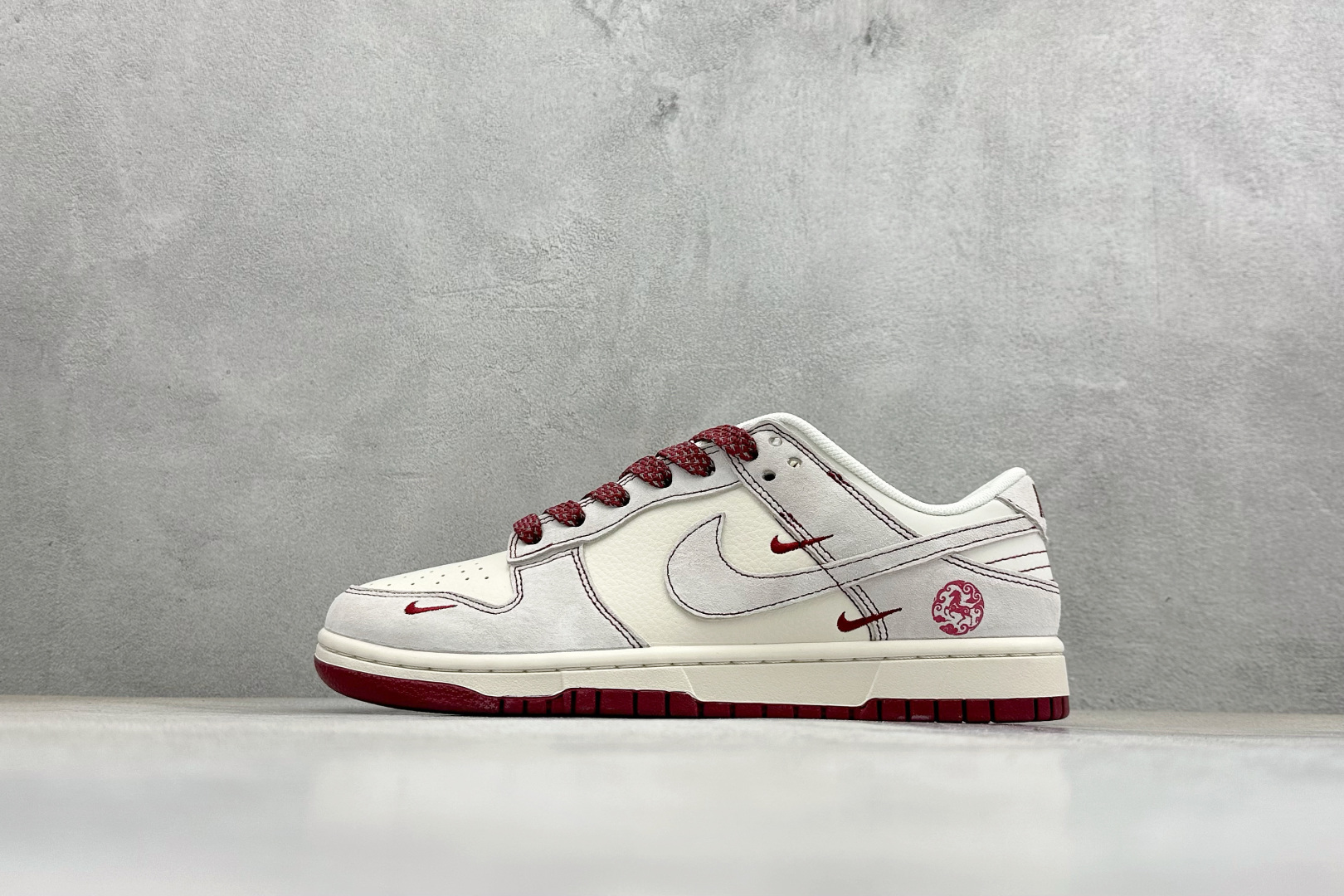 Nike Dunk Low Retro 马年限定 周年高端定制 低帮休闲板鞋 DX2688-014 Nike Dunk Low Retro 马年限定 周年高端定制 低帮休闲板鞋 DX2688-014