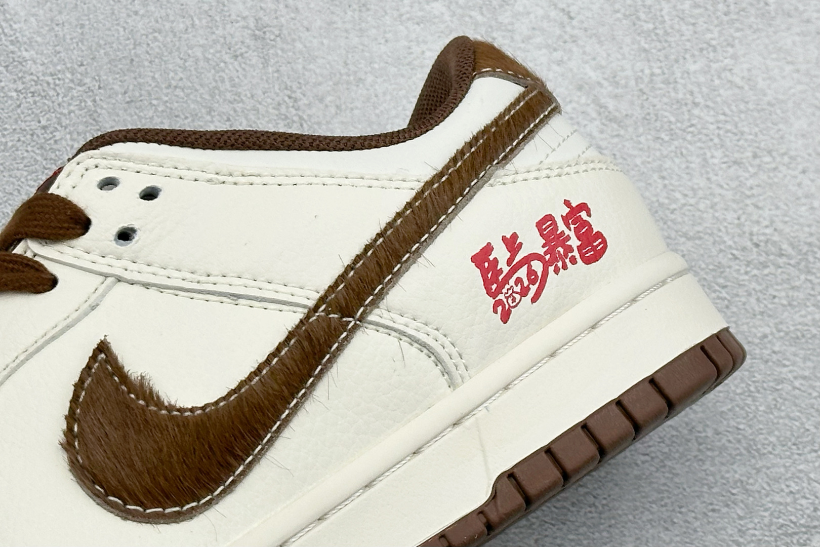 260 Nike Dunk Low Retro 马年限定 周年高端定制 低帮休闲板鞋 SD6868-116-Chinese UA Cheap High Quatity Brand Clothes Bags handbags Sneakers wholesale wholesaler seller from China Factory suppliers Fashion Clothing Shoes best Quality Beautiful Price 260 Nike Dunk Low Retro 马年限定 周年高端定制 低帮休闲板鞋 SD6868-116