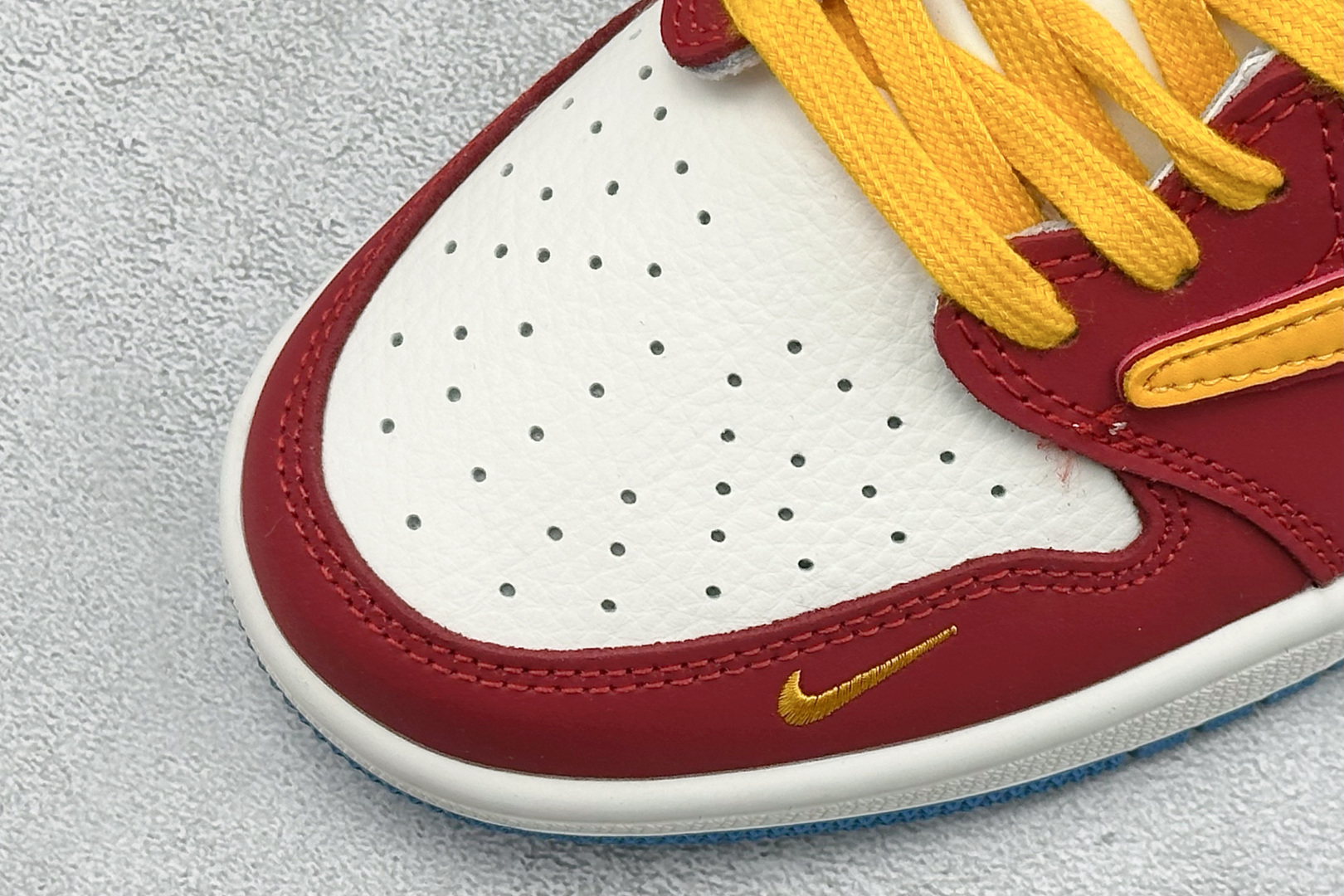 Air Jordan 1 Low AJ1 乔1 马年限定 高端定制 低帮倒钩复古篮球鞋DZ2688-116-Top High Quatity Cheap Sneakers Fashion Clothing Clothes Bags handbags Shoes of all Brand wholesale With The best Quality And Beautiful Price from China Factory Chinese suppliers wholesaler seller Air Jordan 1 Low AJ1 乔1 马年限定 高端定制 低帮倒钩复古篮球鞋DZ2688-116