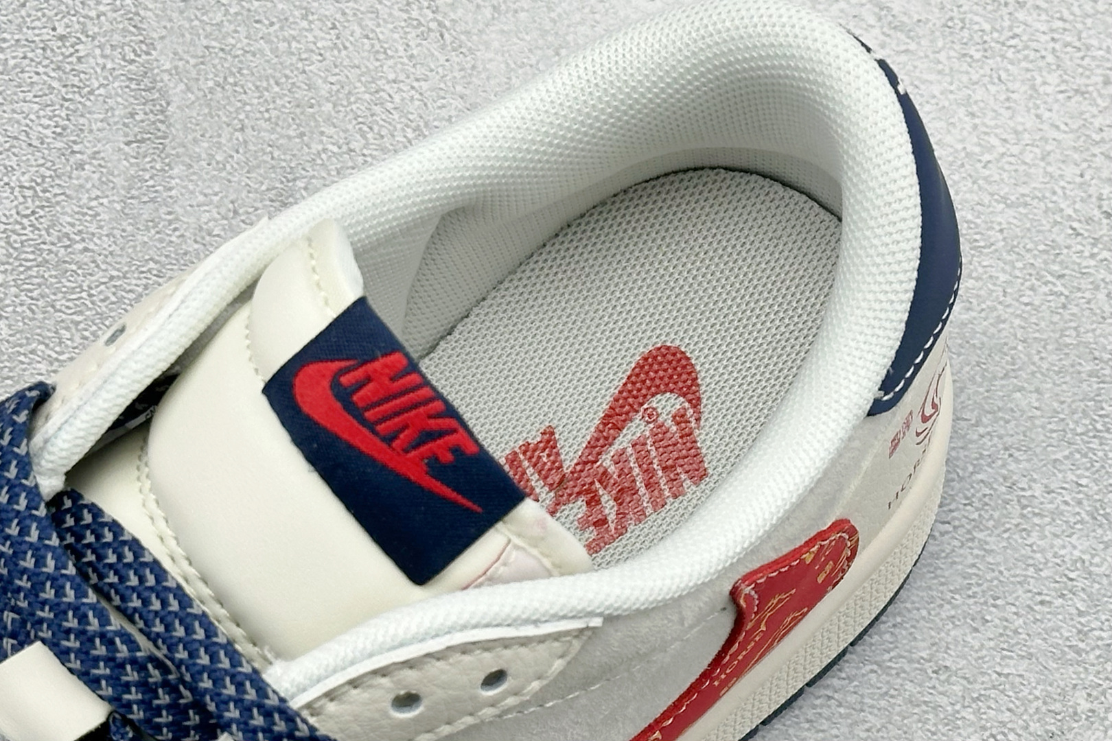 260 Air Jordan 1 Low AJ1 乔1 马年限定 高端定制 低帮倒钩复古篮球鞋 ZH2598-905-Chinese UA Cheap High Quatity Brand Clothes Bags handbags Sneakers wholesale wholesaler seller from China Factory suppliers Fashion Clothing Shoes best Quality Beautiful Price 260 Air Jordan 1 Low AJ1 乔1 马年限定 高端定制 低帮倒钩复古篮球鞋 ZH2598-905
