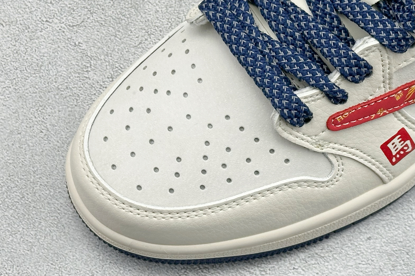 260 Air Jordan 1 Low AJ1 乔1 马年限定 高端定制 低帮倒钩复古篮球鞋 ZH2598-905-Chinese UA Cheap High Quatity Brand Clothes Bags handbags Sneakers wholesale wholesaler seller from China Factory suppliers Fashion Clothing Shoes best Quality Beautiful Price 260 Air Jordan 1 Low AJ1 乔1 马年限定 高端定制 低帮倒钩复古篮球鞋 ZH2598-905