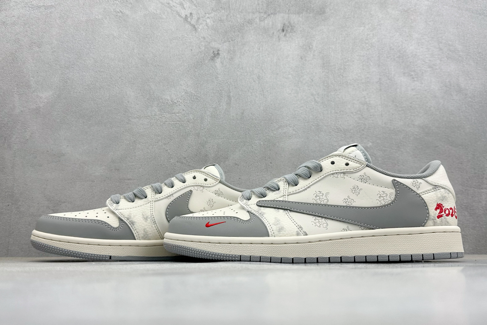 Air Jordan 1 Low AJ1 乔1 马年限定 2026 高端定制 低帮倒钩复古篮球鞋 XT6998-115