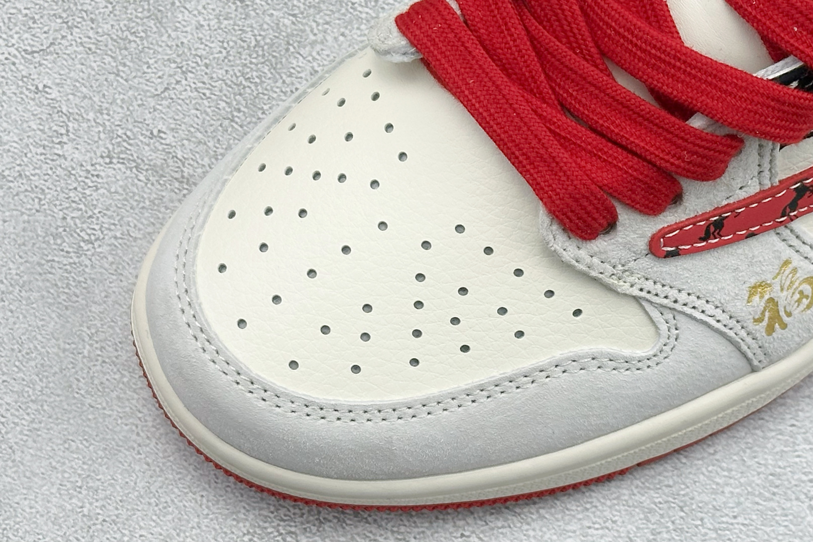 Air Jordan 1 Low AJ1 乔1 马年限定 高端定制 低帮倒钩复古篮球鞋 SD6868-130 Air Jordan 1 Low AJ1 乔1 马年限定 高端定制 低帮倒钩复古篮球鞋 SD6868-130