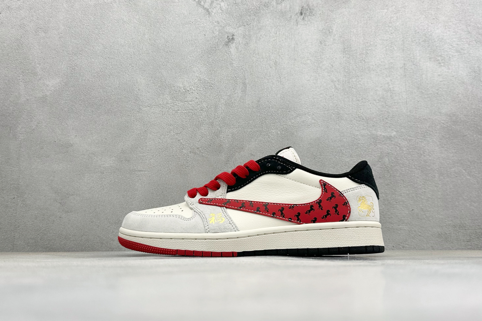 Air Jordan 1 Low AJ1 乔1 马年限定 高端定制 低帮倒钩复古篮球鞋 SD6868-130 Air Jordan 1 Low AJ1 乔1 马年限定 高端定制 低帮倒钩复古篮球鞋 SD6868-130