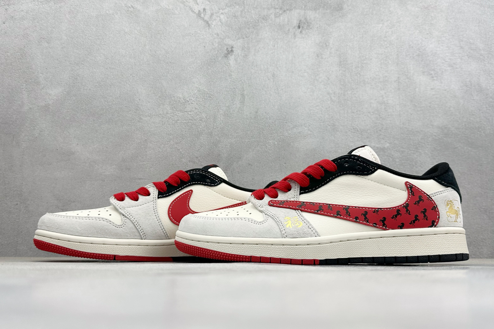Air Jordan 1 Low AJ1 乔1 马年限定 高端定制 低帮倒钩复古篮球鞋 SD6868-130 Air Jordan 1 Low AJ1 乔1 马年限定 高端定制 低帮倒钩复古篮球鞋 SD6868-130