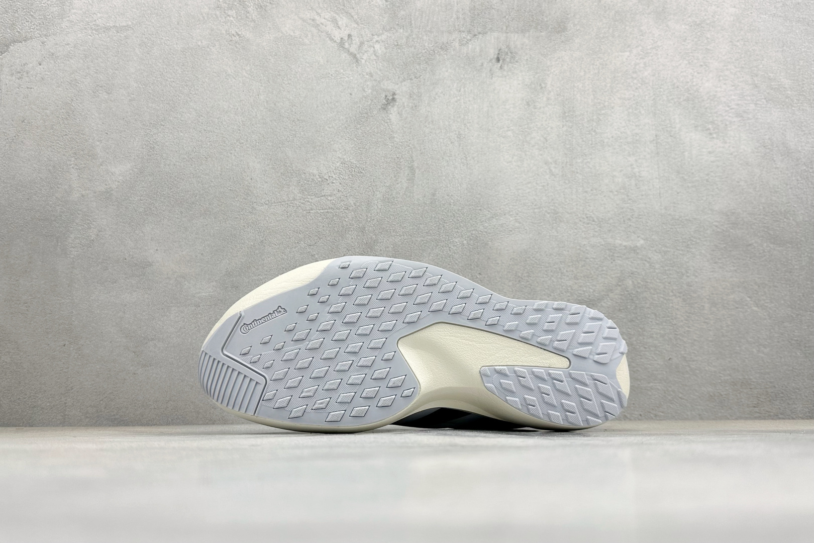 TY版AD ADIZERO EVO SL ATR 阿迪超轻透气缓震跑鞋 KK2677-Top High Quatity Cheap Sneakers Fashion Clothing Clothes Bags handbags Shoes of all Brand wholesale With The best Quality And Beautiful Price from China Factory Chinese suppliers wholesaler seller TY版AD ADIZERO EVO SL ATR 阿迪超轻透气缓震跑鞋 KK2677