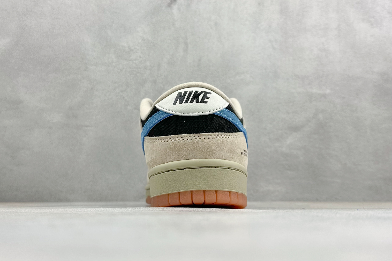 200 K版Nike SB Dunk Low 卡其黑蓝勾 低帮休闲板鞋 HJ0367-200-Chinese UA Cheap High Quatity Brand Clothes Bags handbags Sneakers wholesale wholesaler seller from China Factory suppliers Fashion Clothing Shoes best Quality Beautiful Price 200 K版Nike SB Dunk Low 卡其黑蓝勾 低帮休闲板鞋 HJ0367-200