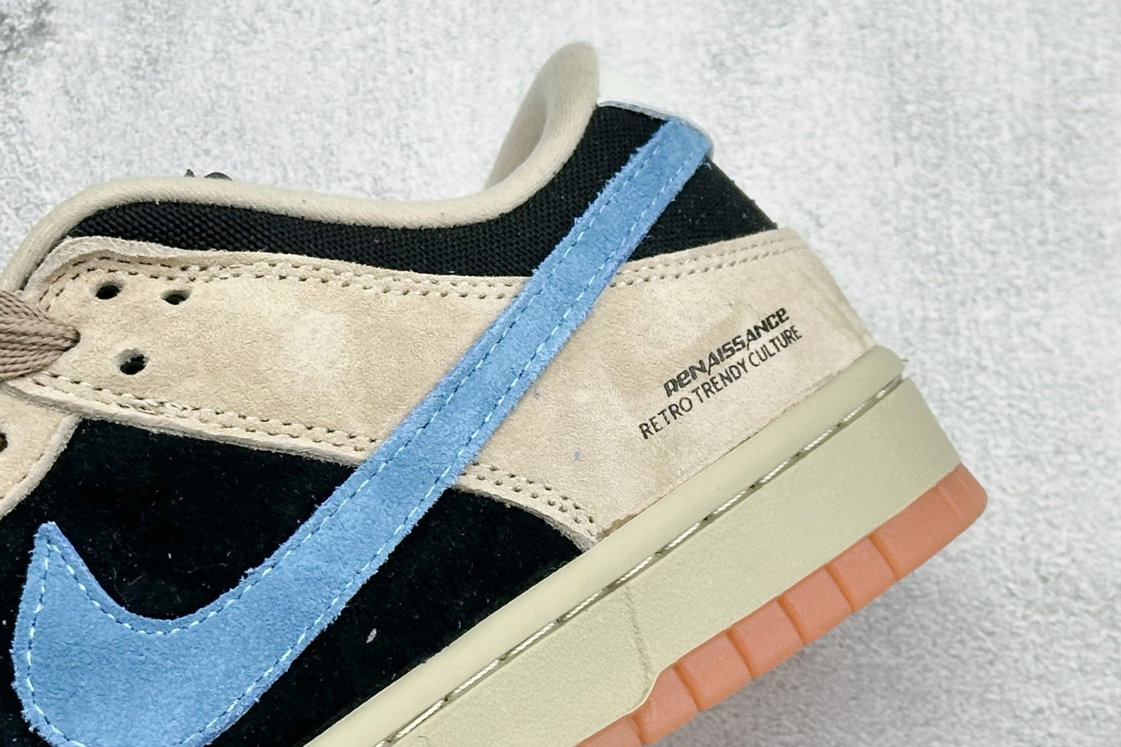 200 K版Nike SB Dunk Low 卡其黑蓝勾 低帮休闲板鞋 HJ0367-200-Chinese UA Cheap High Quatity Brand Clothes Bags handbags Sneakers wholesale wholesaler seller from China Factory suppliers Fashion Clothing Shoes best Quality Beautiful Price 200 K版Nike SB Dunk Low 卡其黑蓝勾 低帮休闲板鞋 HJ0367-200