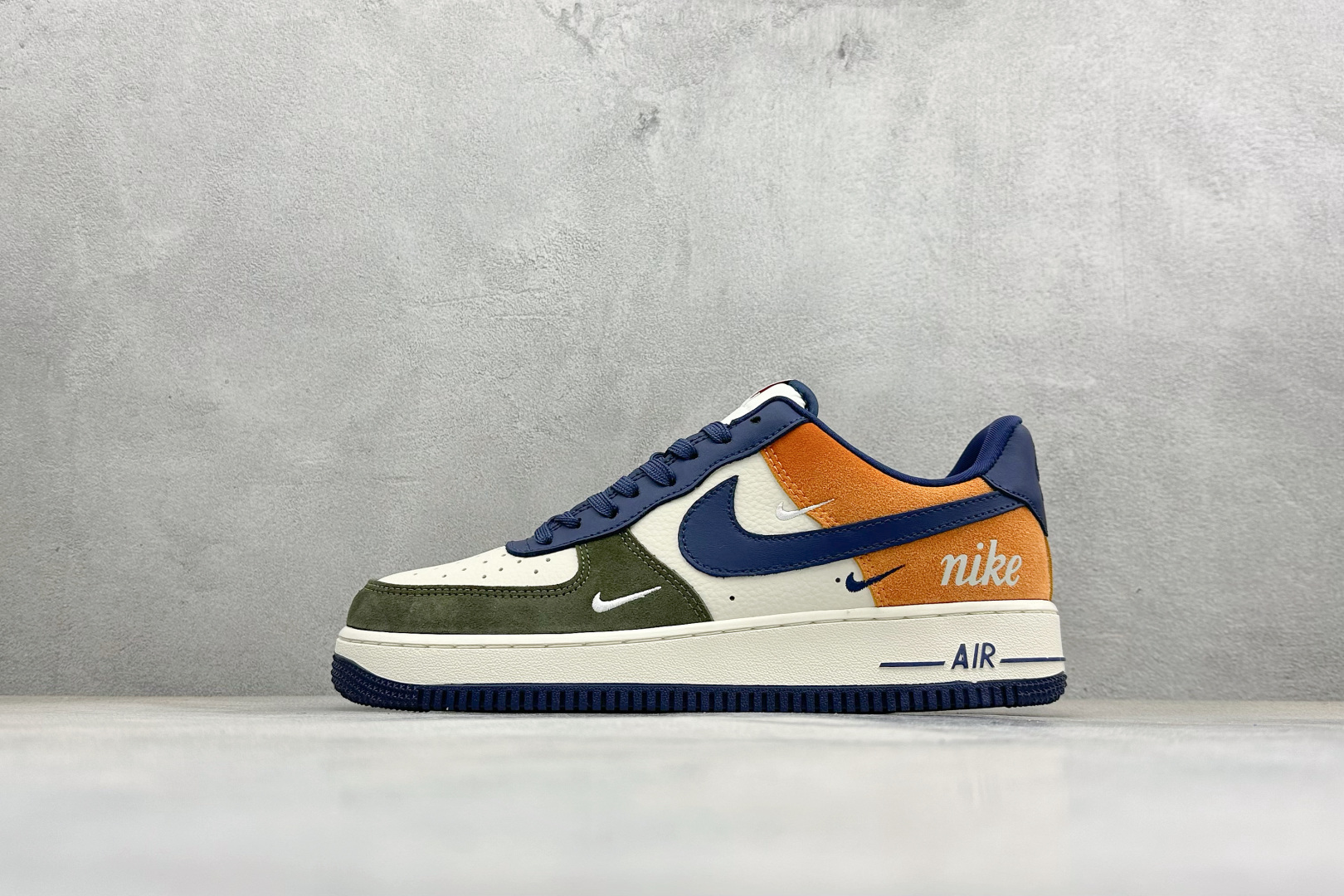 260 SC版Nike Air Force 1'07 Low 野林橙蓝 空军一号低帮休闲板鞋 DF0188-124-Chinese UA Cheap High Quatity Brand Clothes Bags handbags Sneakers wholesale wholesaler seller from China Factory suppliers Fashion Clothing Shoes best Quality Beautiful Price 260 SC版Nike Air Force 1'07 Low 野林橙蓝 空军一号低帮休闲板鞋 DF0188-124