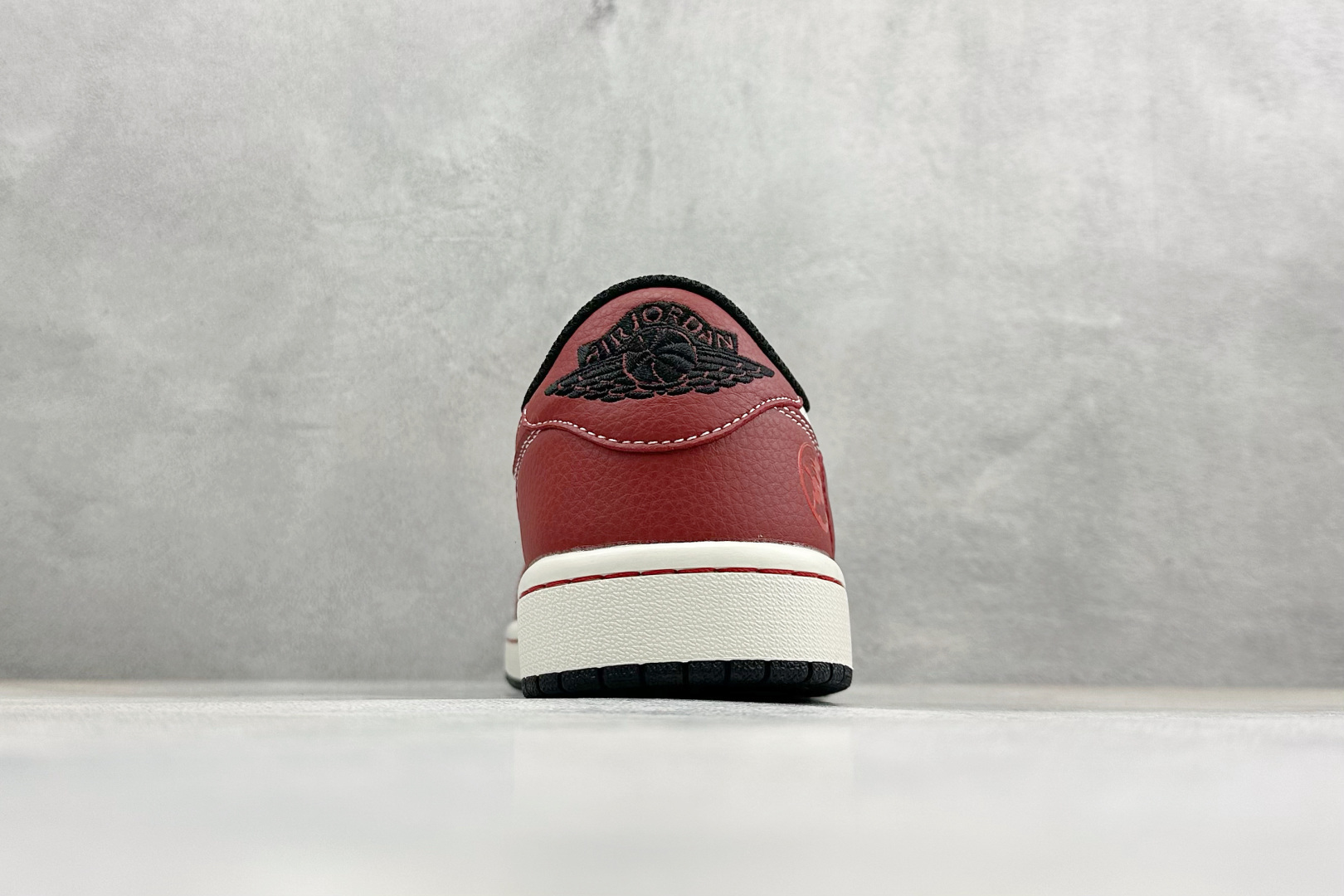 SC版Travis Scott x Fragment Design x Air Jordan 1 Low SP AJ1 乔1马年限定 白红绘影 低帮文化休闲板鞋 NH0601-065 SC版Travis Scott x Fragment Design x Air Jordan 1 Low SP AJ1 乔1马年限定 白红绘影 低帮文化休闲板鞋 NH0601-065