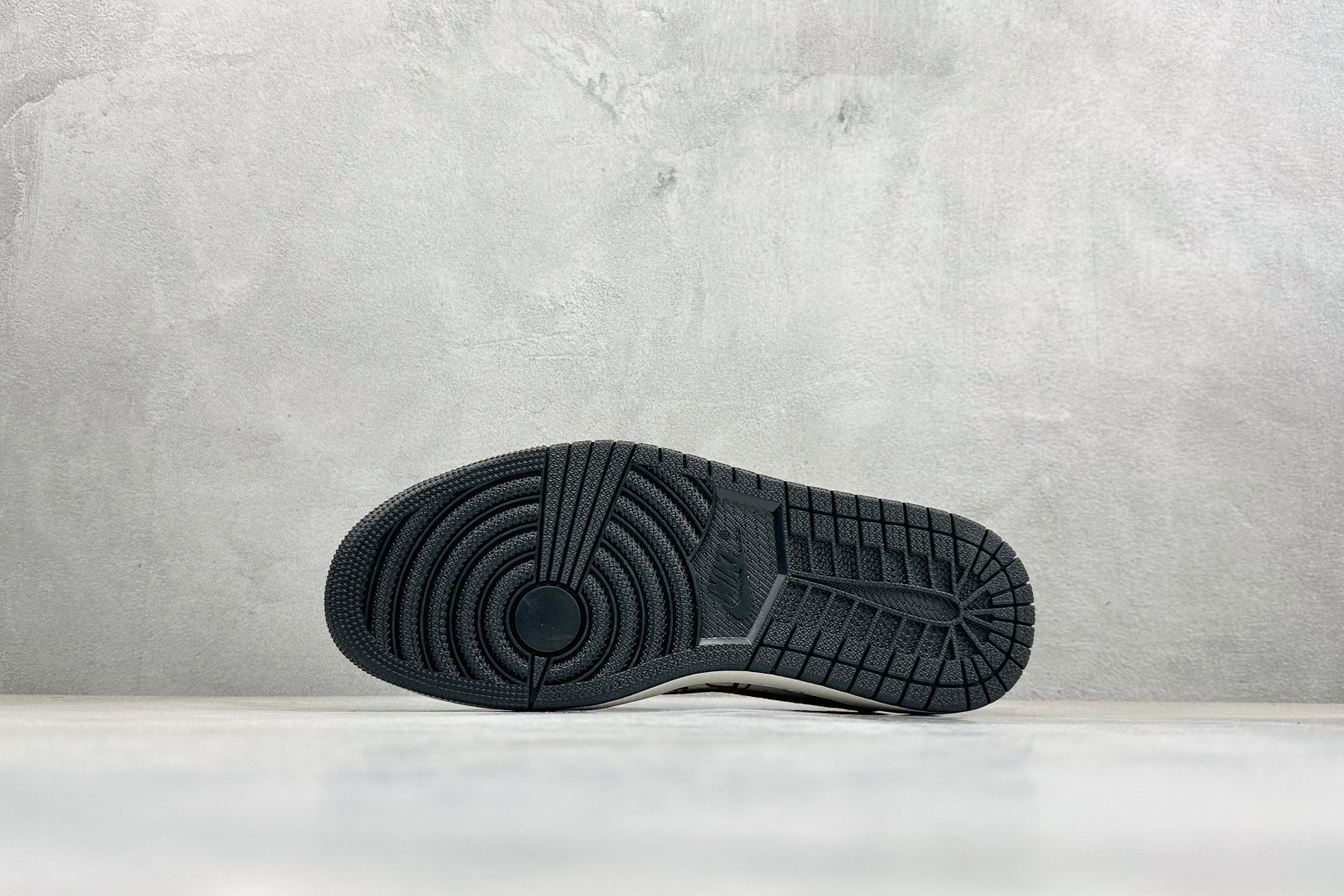 SC版Travis Scott x Fragment Design x Air Jordan 1 Low SP AJ1 乔1马年限定 白红绘影 低帮文化休闲板鞋 NH0601-065 SC版Travis Scott x Fragment Design x Air Jordan 1 Low SP AJ1 乔1马年限定 白红绘影 低帮文化休闲板鞋 NH0601-065