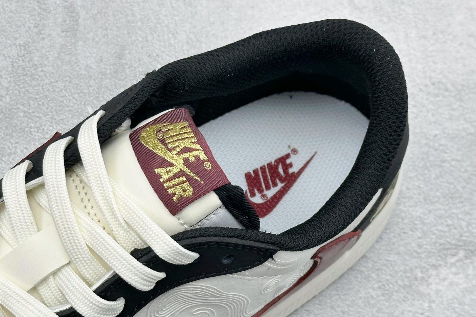 280 SC版Travis Scott x Fragment Design x Air Jordan 1 Low SP AJ1 乔1马年限定 黑白朱金 低帮文化休闲板鞋 NH0601-060-Chinese UA Cheap High Quatity Brand Clothes Bags handbags Sneakers wholesale wholesaler seller from China Factory suppliers Fashion Clothing Shoes best Quality Beautiful Price 280 SC版Travis Scott x Fragment Design x Air Jordan 1 Low SP AJ1 乔1马年限定 黑白朱金 低帮文化休闲板鞋 NH0601-060